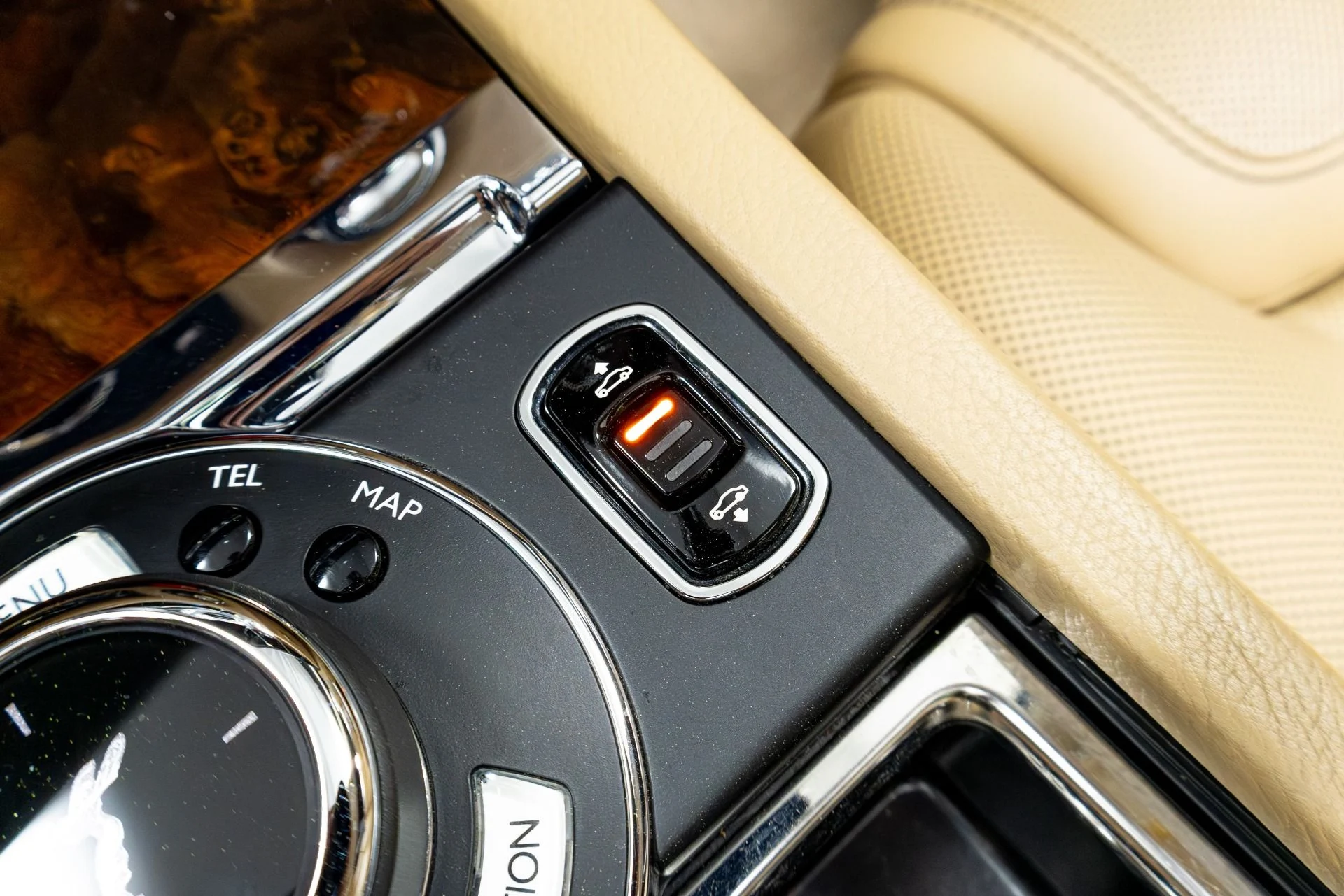 mph075_105020613_Used_2017_Rolls_Royce_Ghost_1774888920_9e940f0f01