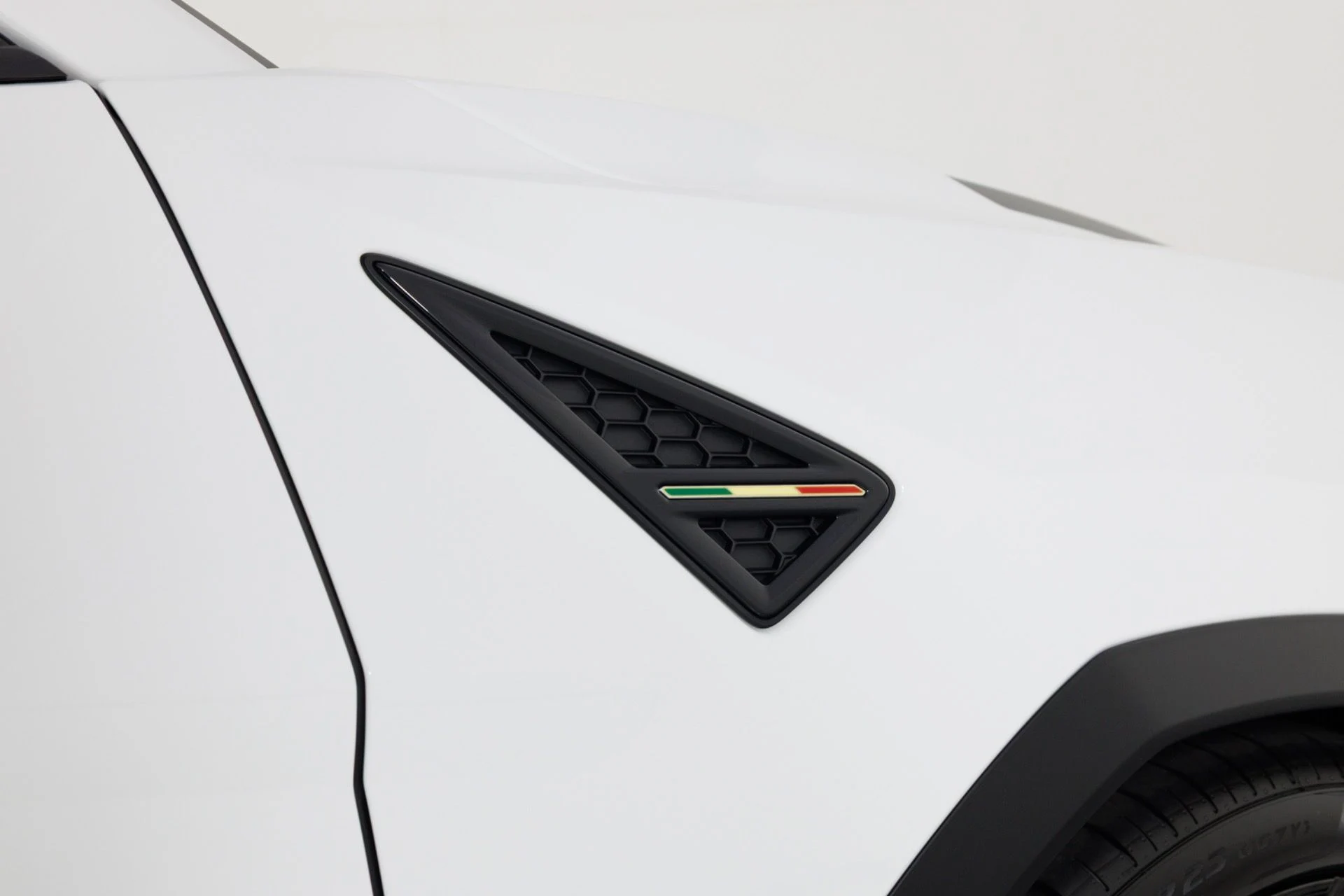 mph075_116800720_Used_2024_Lamborghini_Urus_S_1788297644_136d95526d