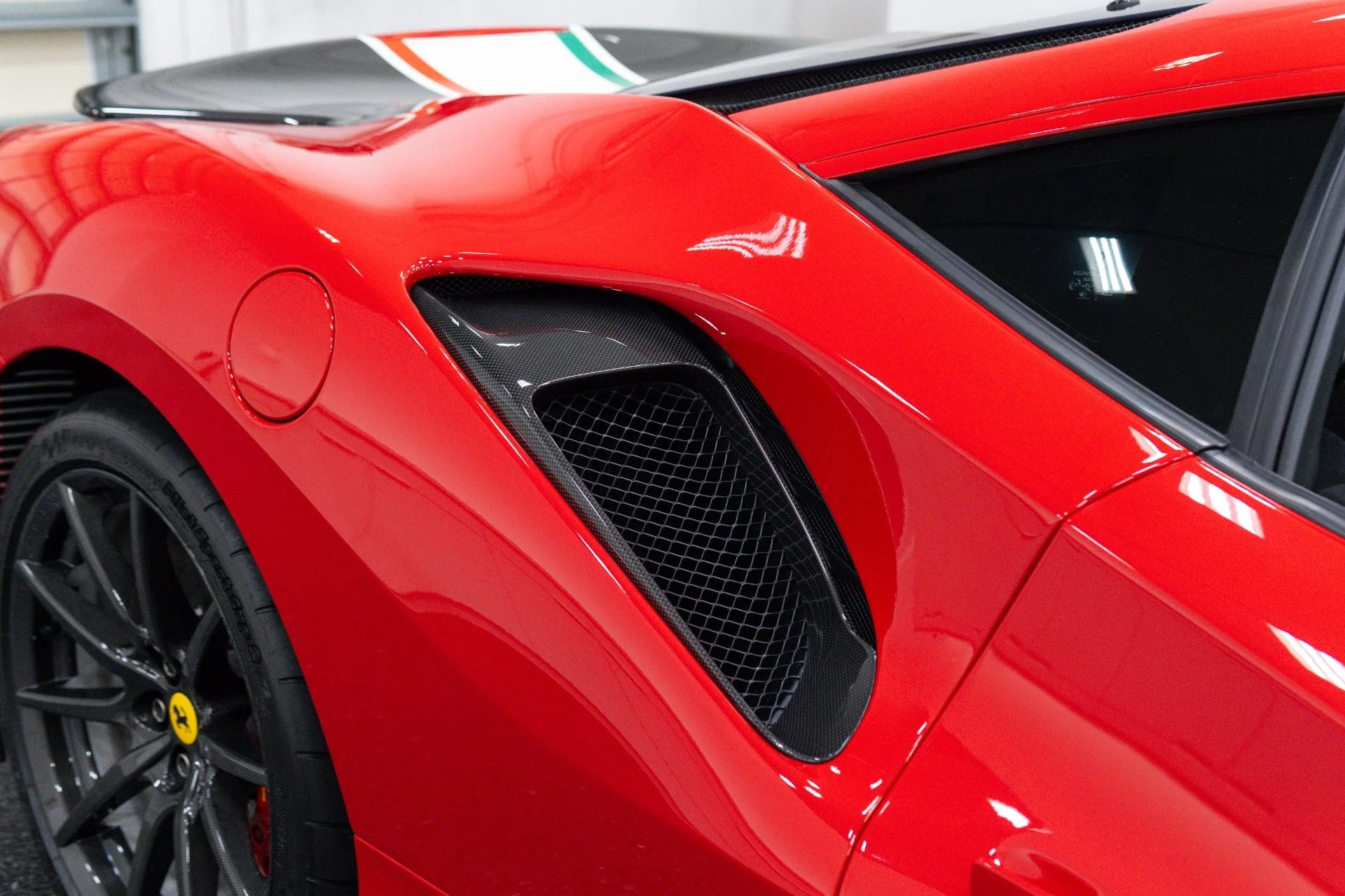 mph075_1268868158_Used_2020_Ferrari_488_Pista_1788470814_9c7f8be32d