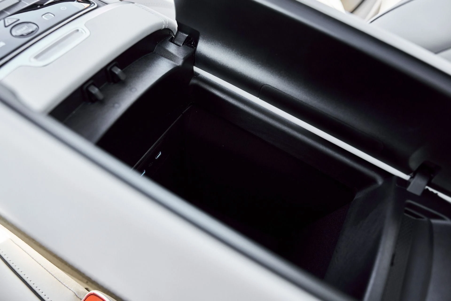 mph075_1331287328_Used_2025_Mercedes_Benz_EQS_Maybach_EQS_680_1773365947_e1b23fd08a