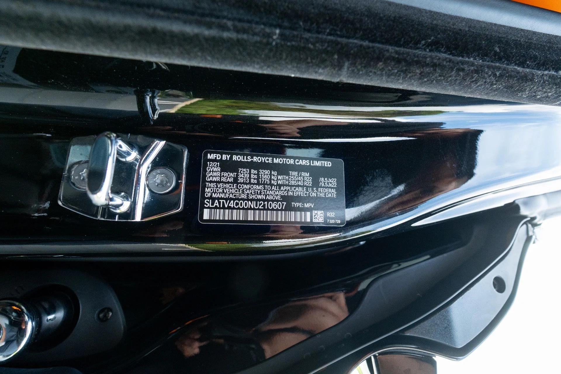 mph075_1466971547_Used_2022_Rolls_Royce_Cullinan_1758567081_cb457ff0aa