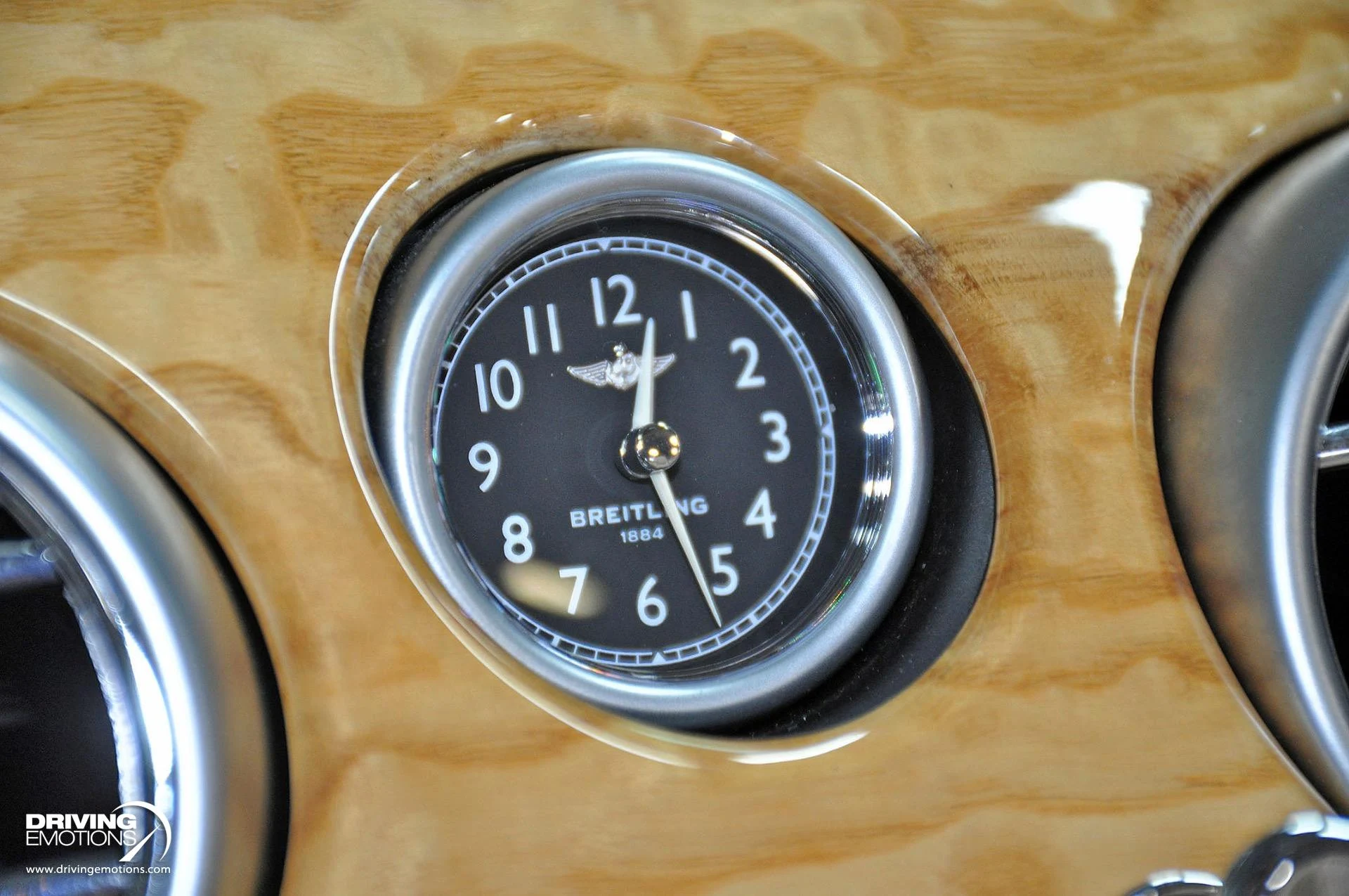 mph075_1580081859_886_p76_l_e2db4881a6