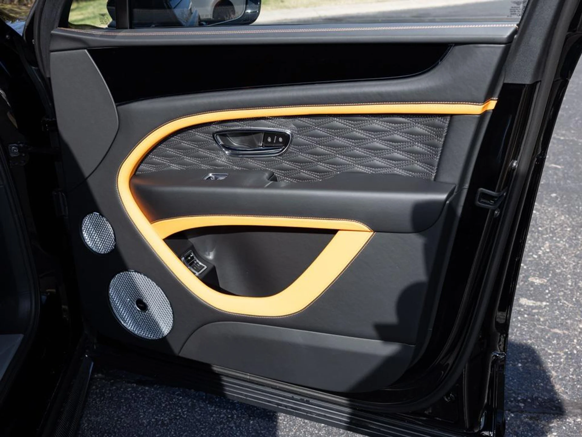 mph075_1587016260_480276648_69384761b4572ce7810abc38_76d3b41490