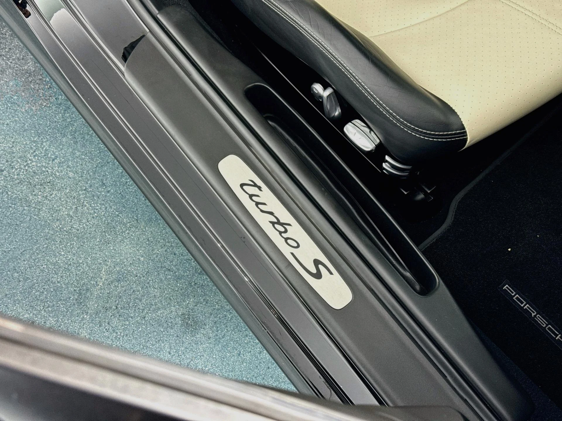 mph075_1668626979_Used_2012_Porsche_911_Turbo_S_1792607227_ecb0e40bf6