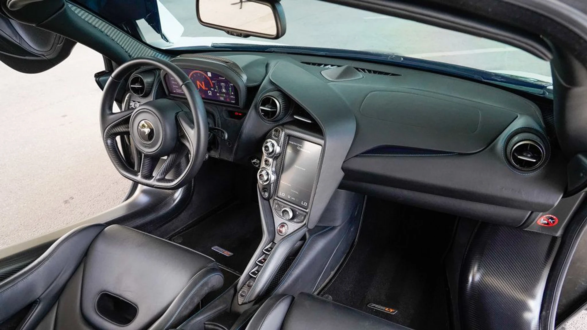 mph075_1728292123_used_2021_mclaren_765lt_coupe_14354_22828181_76_1024_f15384ea00