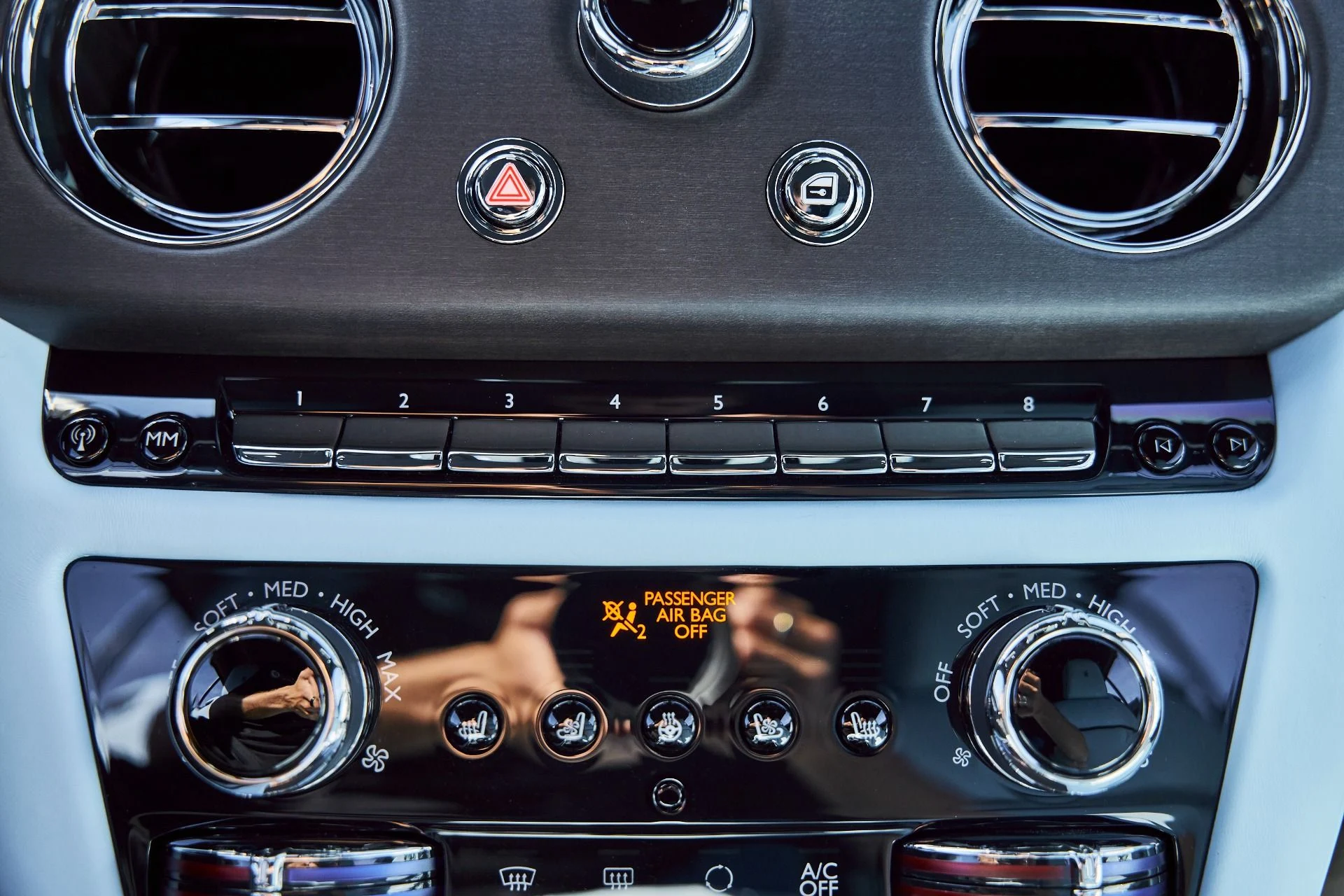 mph075_174232304_Used_2025_Rolls_Royce_Spectre_Base_1773452598_90a9a00020