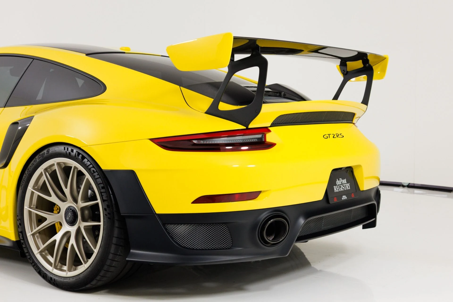 mph075_1782523144_Used_2018_Porsche_911_GT_2_RS_1787778699_8838215362