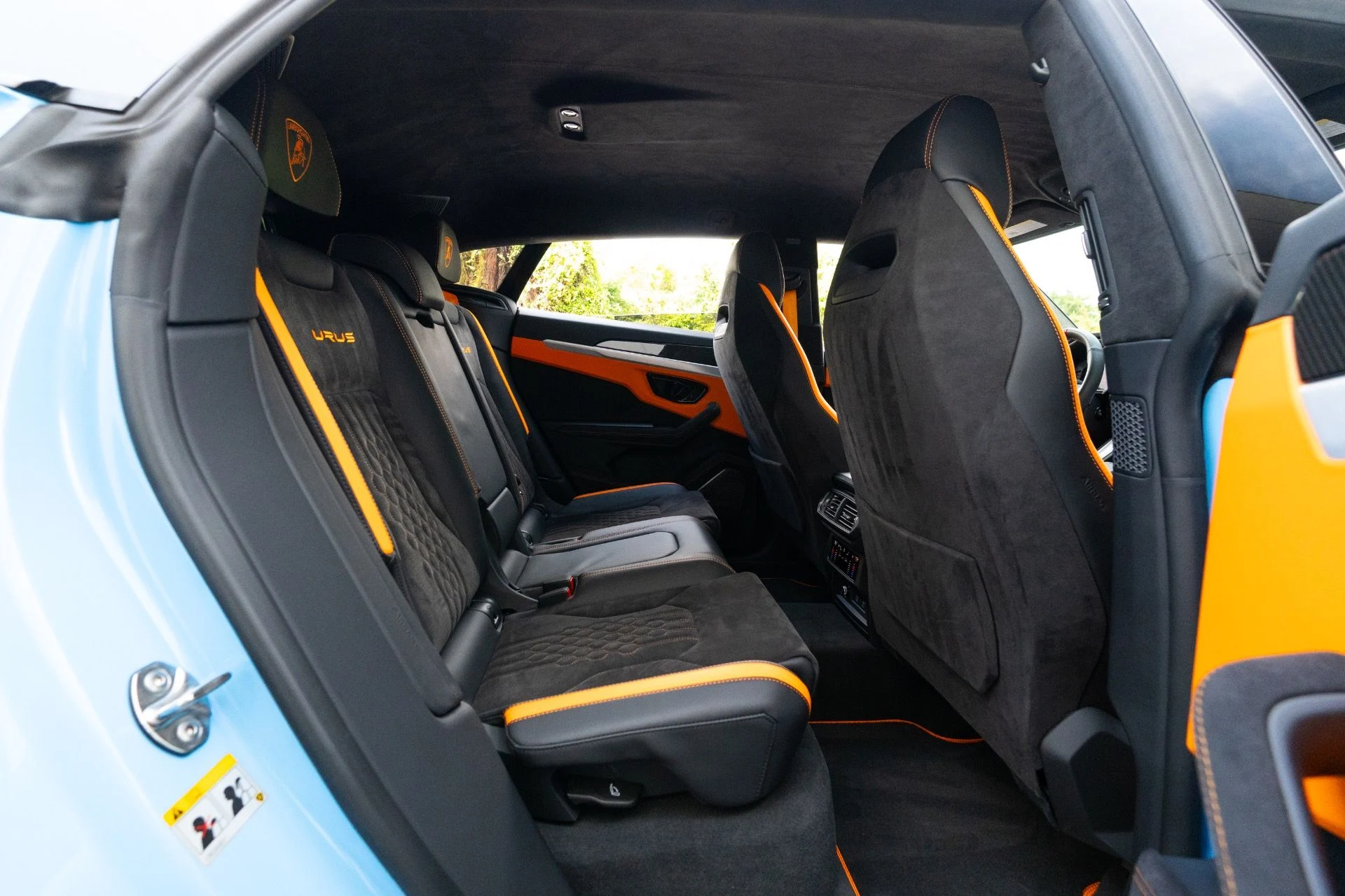 mph075_1845059311_Used_2024_Lamborghini_Urus_S_1773950794_9b1697dc30