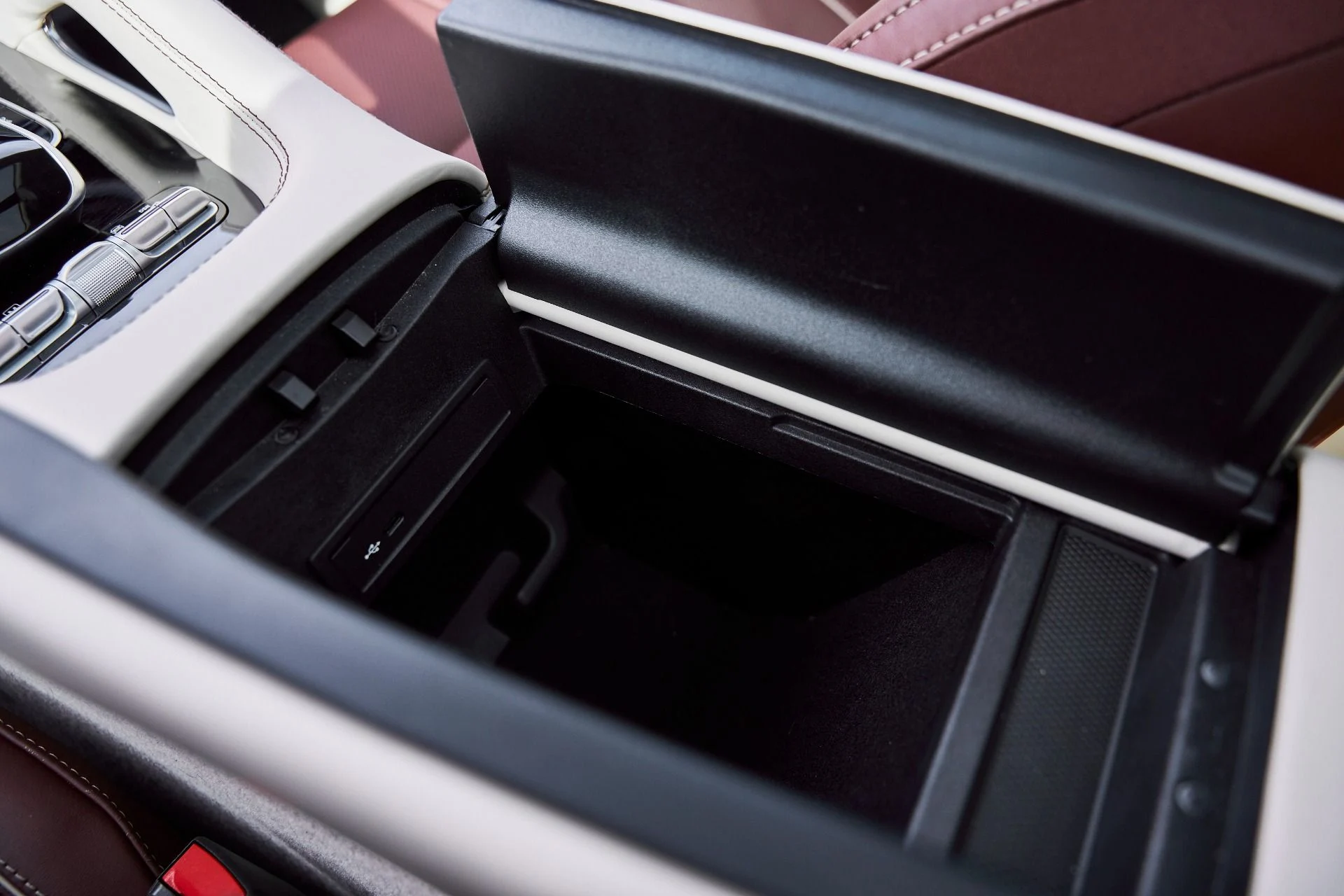 mph075_186688325_Used_2022_Mercedes_Benz_GLS_Maybach_GLS_600_1769655698_498c863dce