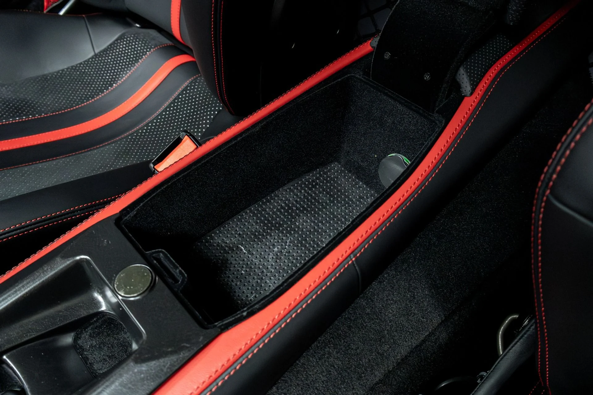 mph075_1898097910_Used_2019_Ferrari_812_Superfast_1774911934_4ad09bd86d