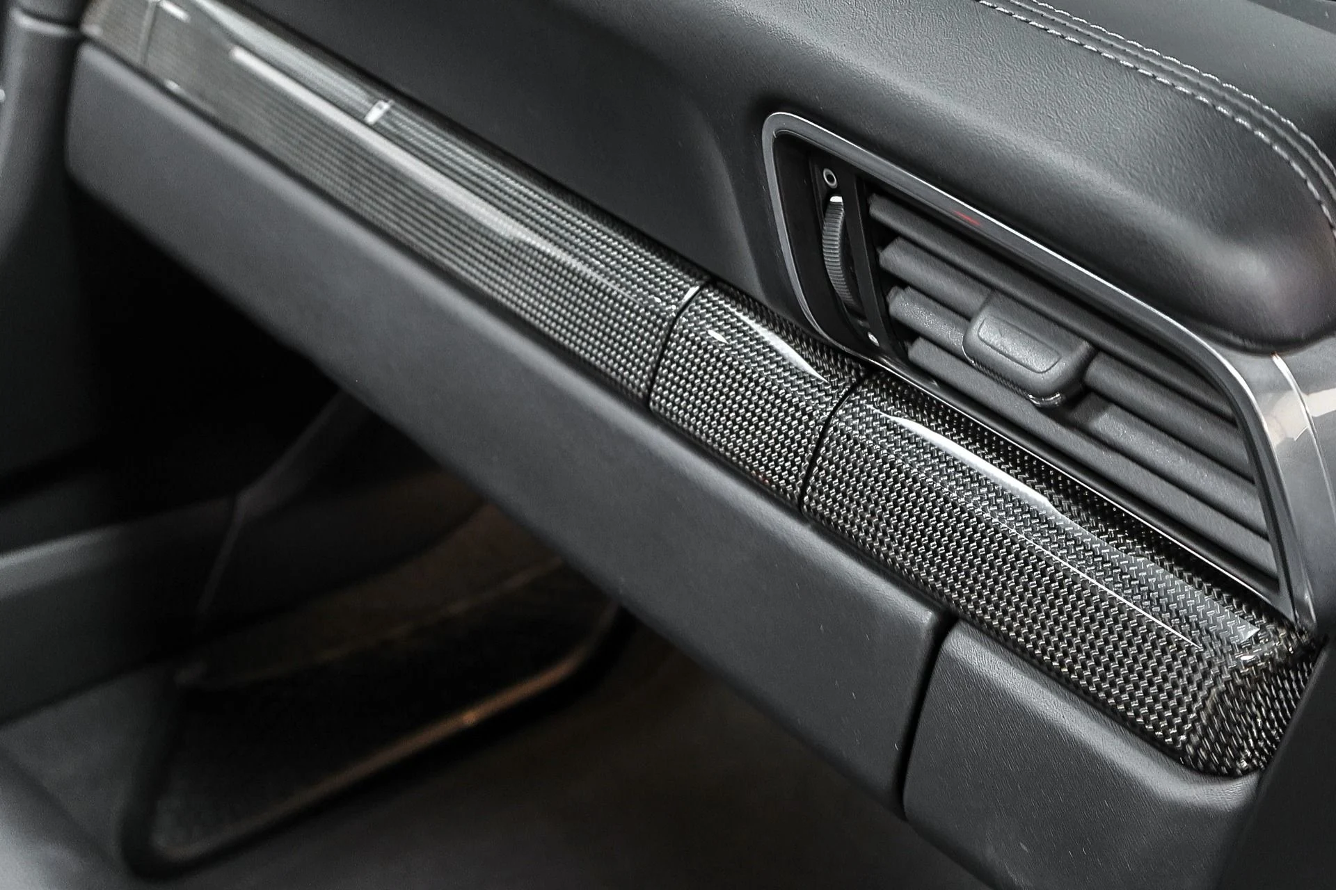 mph075_1906900984_Used_2015_Porsche_911_Turbo_S_1761834686_f6fdea8d92