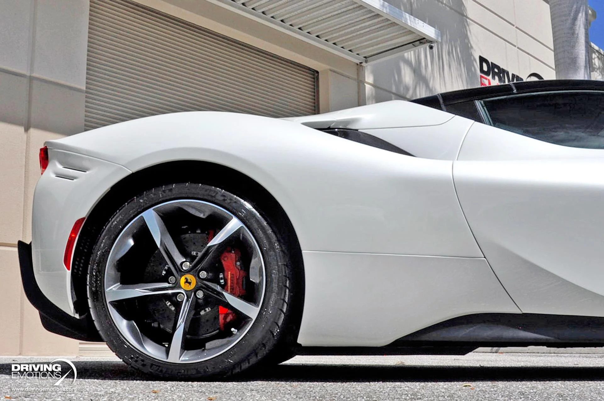 mph075_2002983836_859_p76_l_e6e017344a