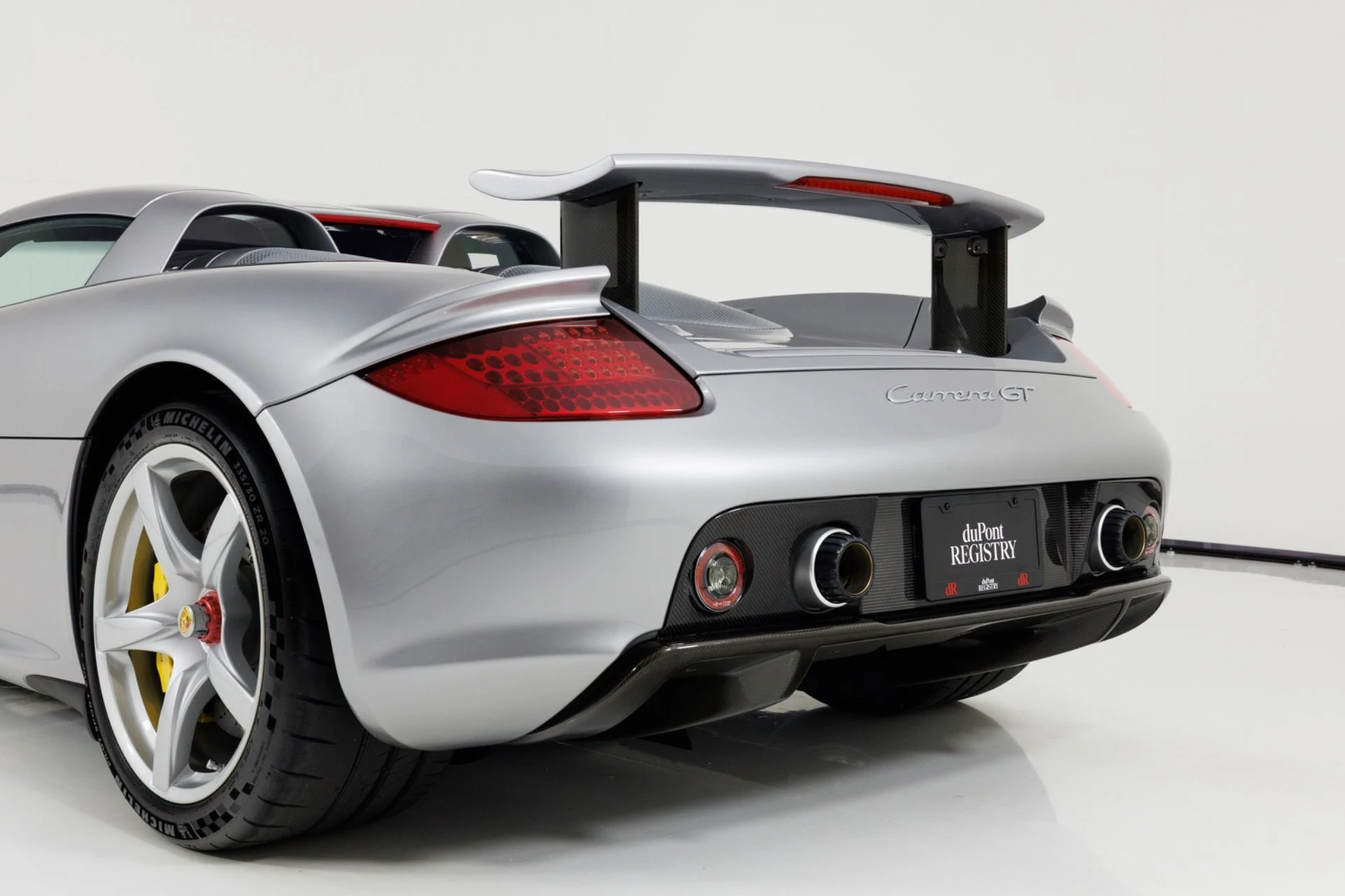 mph075_2028410227_Used_2004_Porsche_Carrera_GT_1780937853_d87ef54c42
