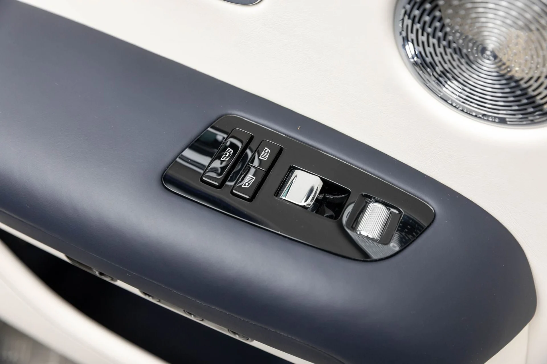 mph075_2148291766_76_12765efb92