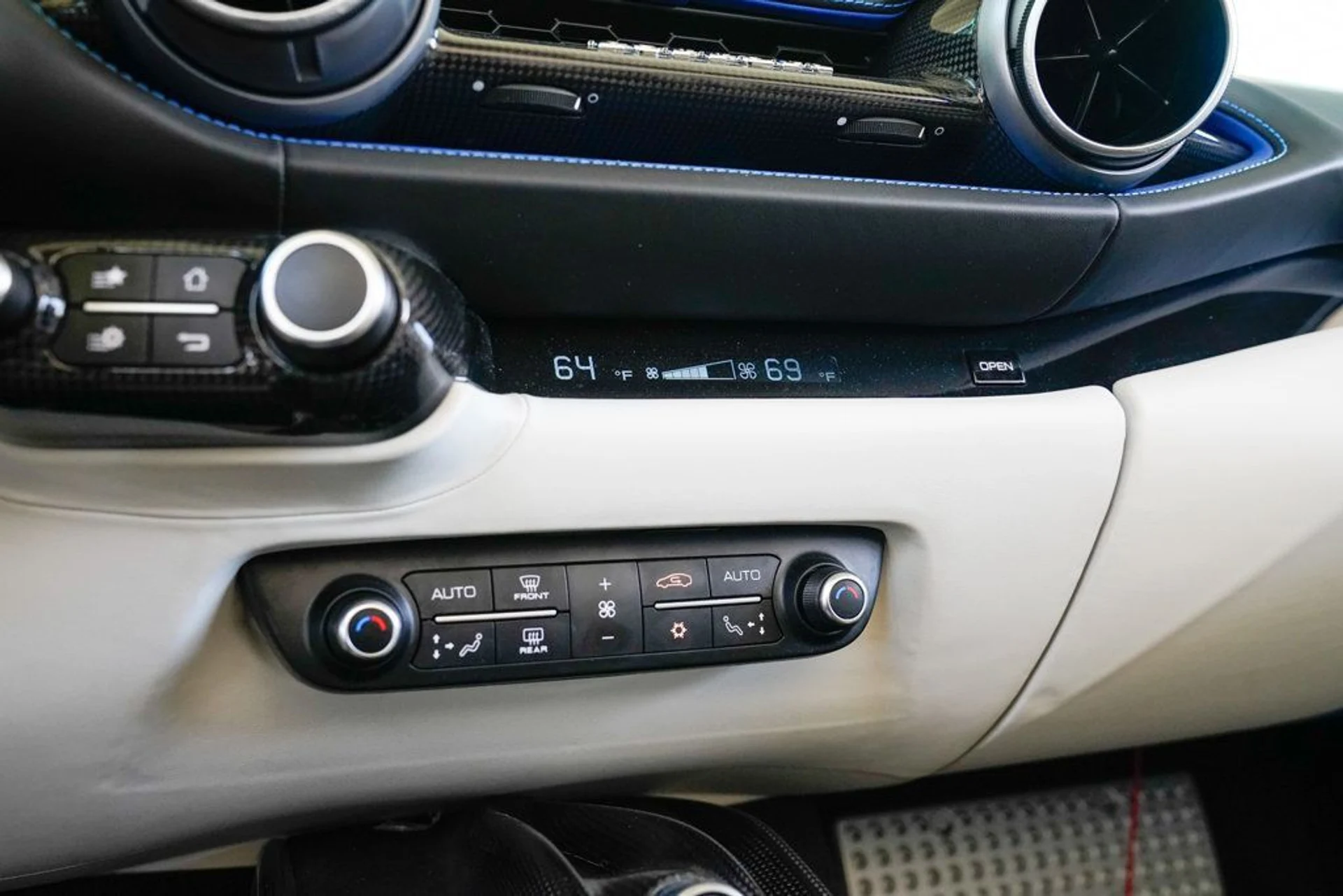 mph075_2232749546_used_2022_ferrari_812_gts_convertible_14354_22898644_76_1024_8a3984f06e