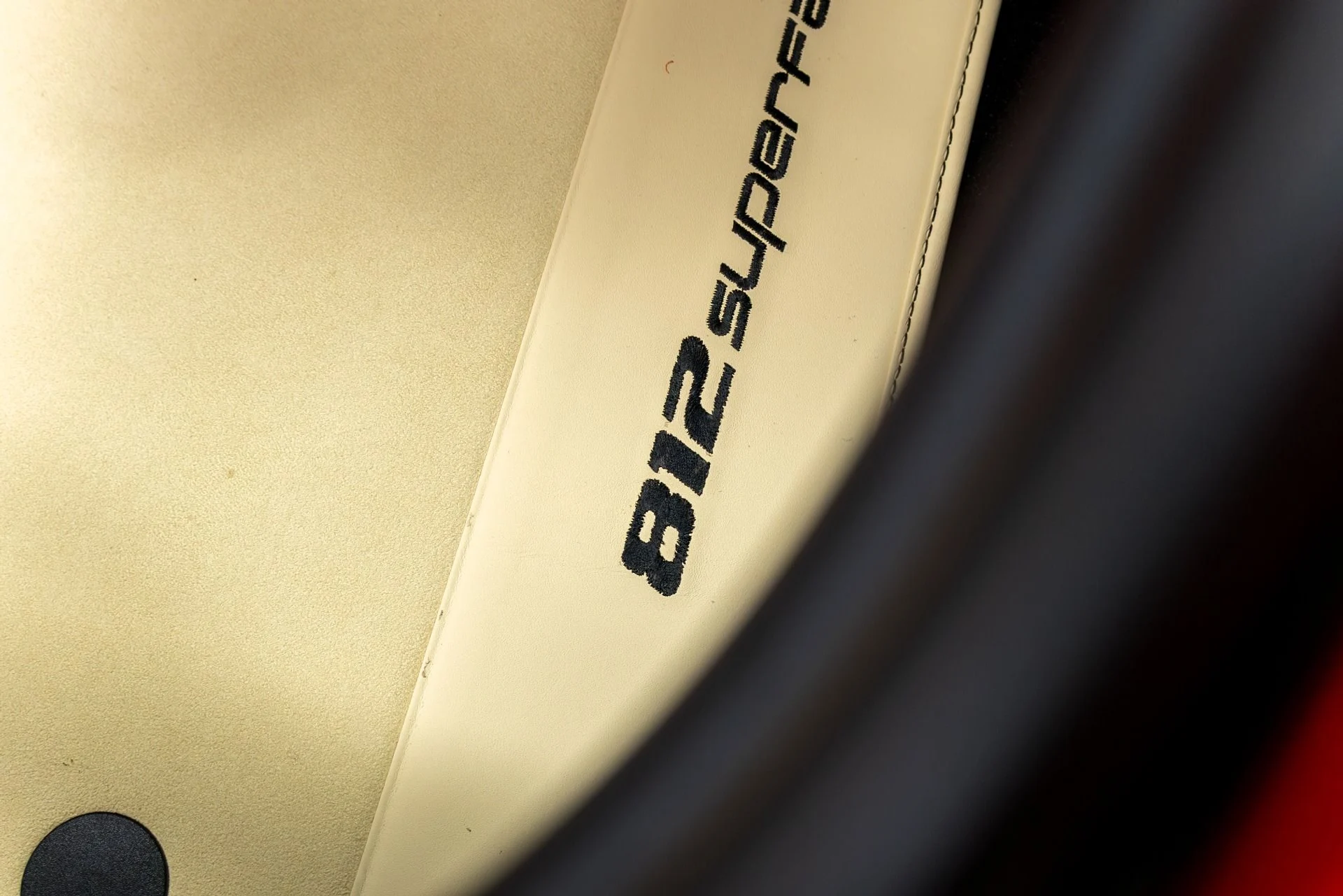 mph075_2374416856_Used_2018_Ferrari_812_Superfast_1763480061_0aa27ce232