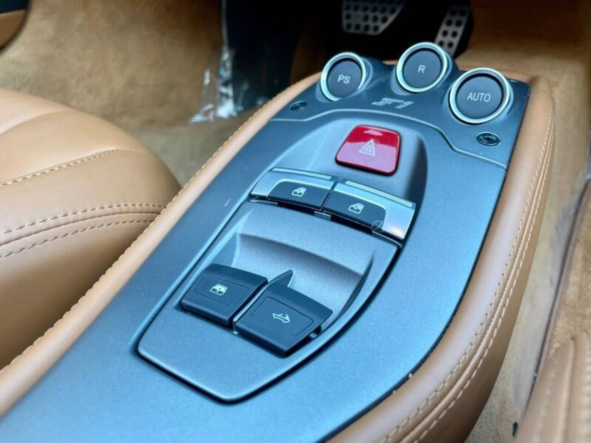 mph075_2376034379_2013_ferrari_458_spider_base_2dr_convertible_ccacce990d