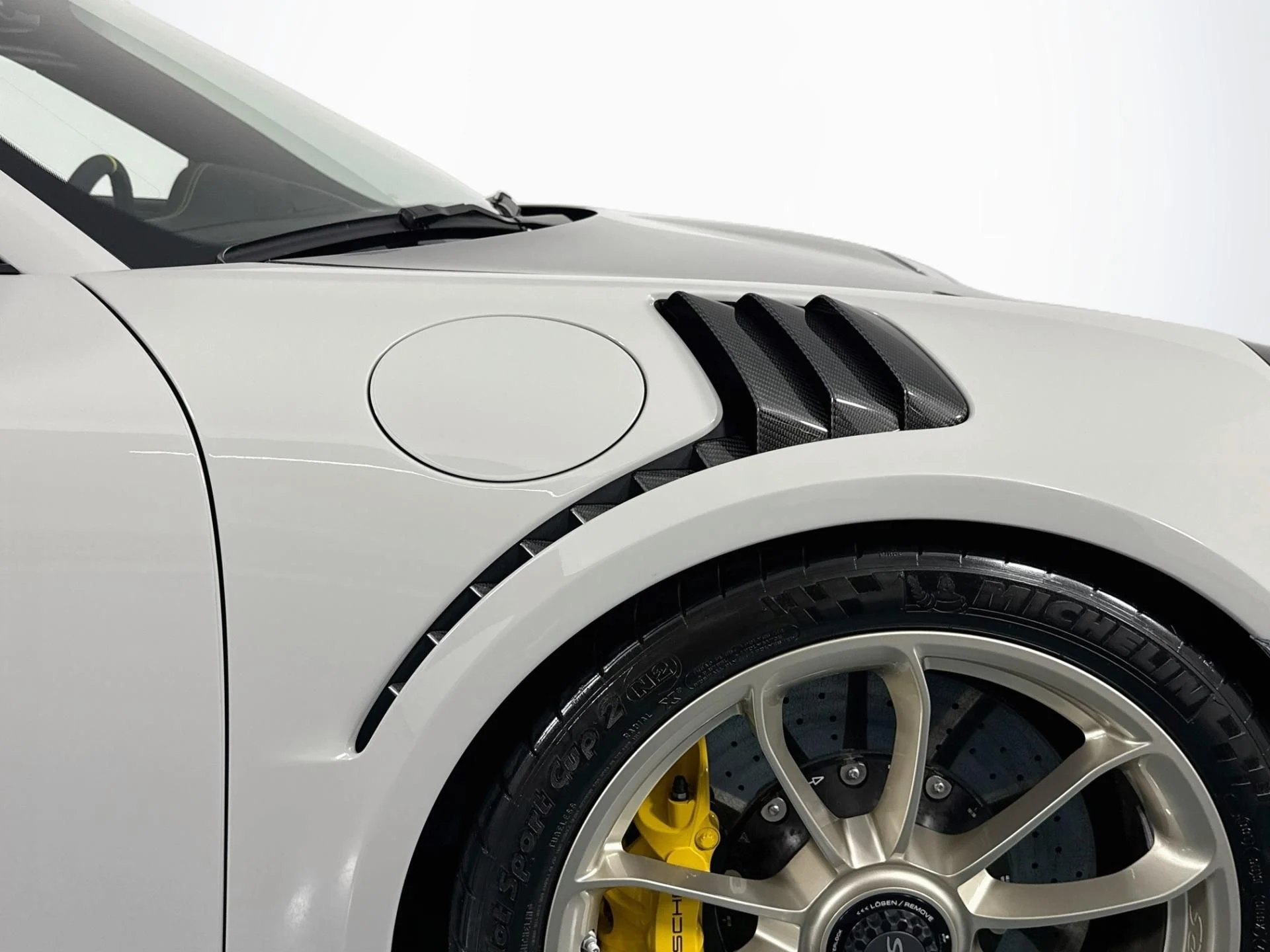 mph075_240884972_Used_2018_Porsche_911_GT_2_RS_1790873204_6c8bb37dc2