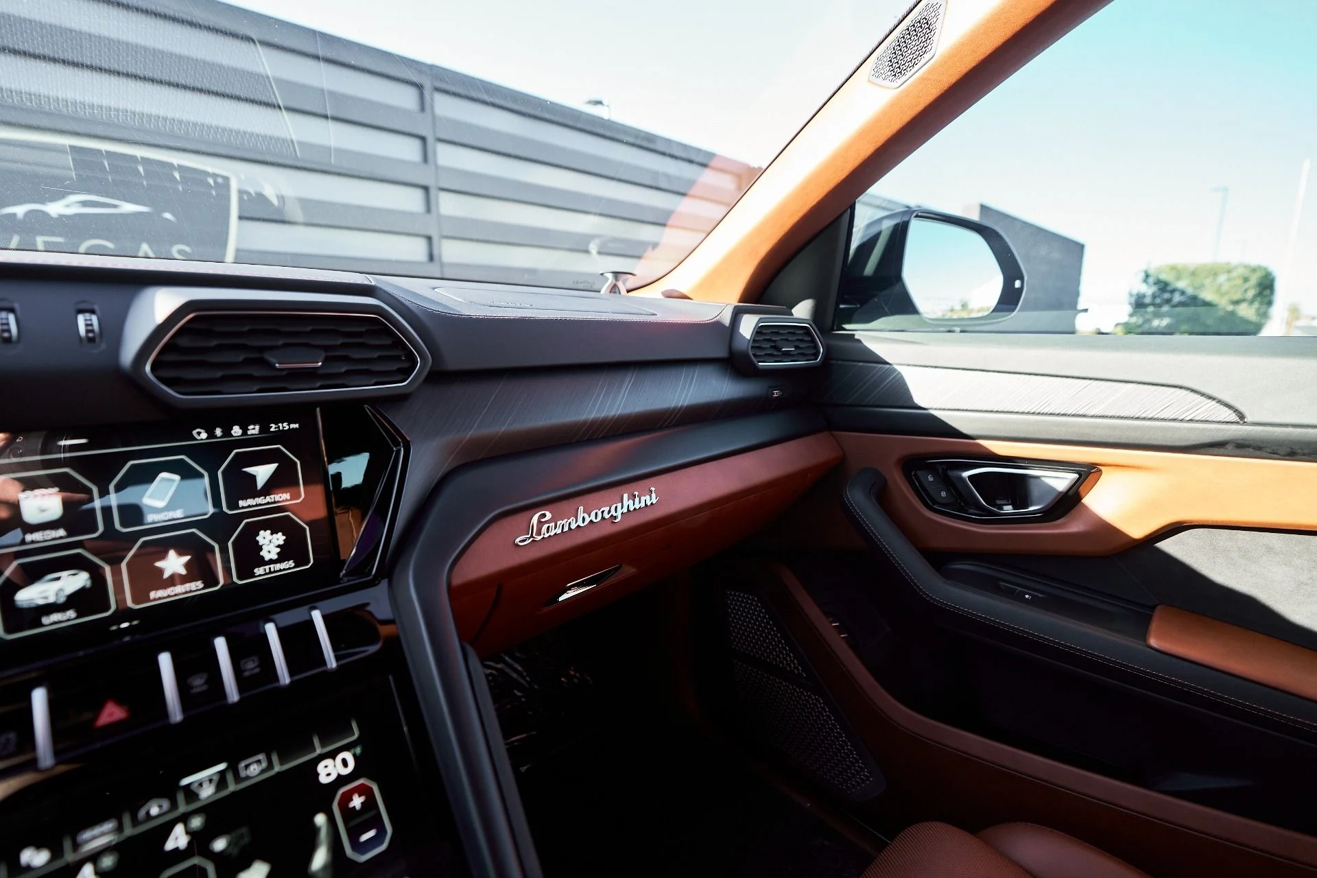 mph075_2469515422_Used_2022_Lamborghini_Urus_1764710554_bc1930ce14