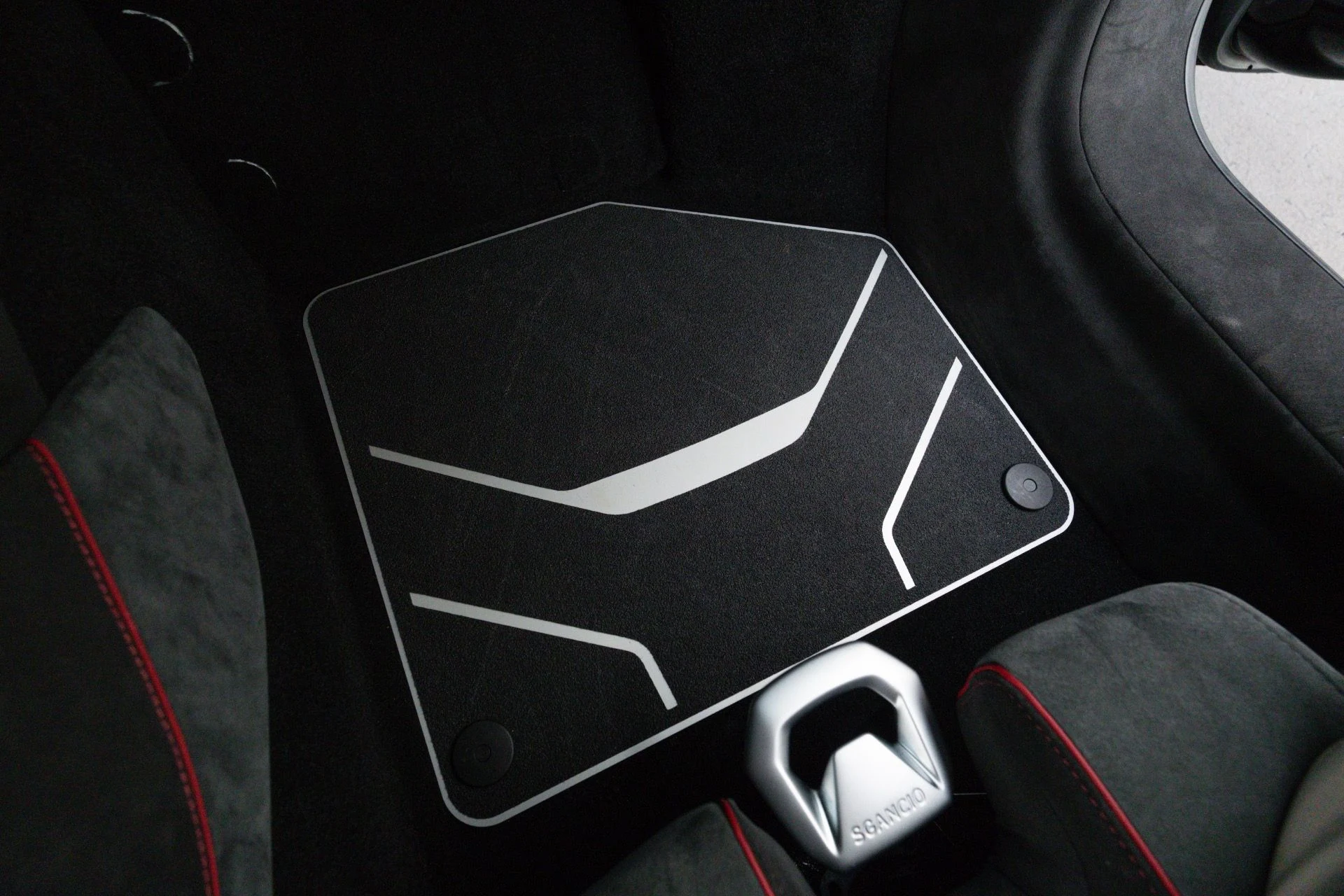 mph075_2485223017_Used_2024_Lamborghini_Huracan_Sterrato_1775279109_e28b5599c0