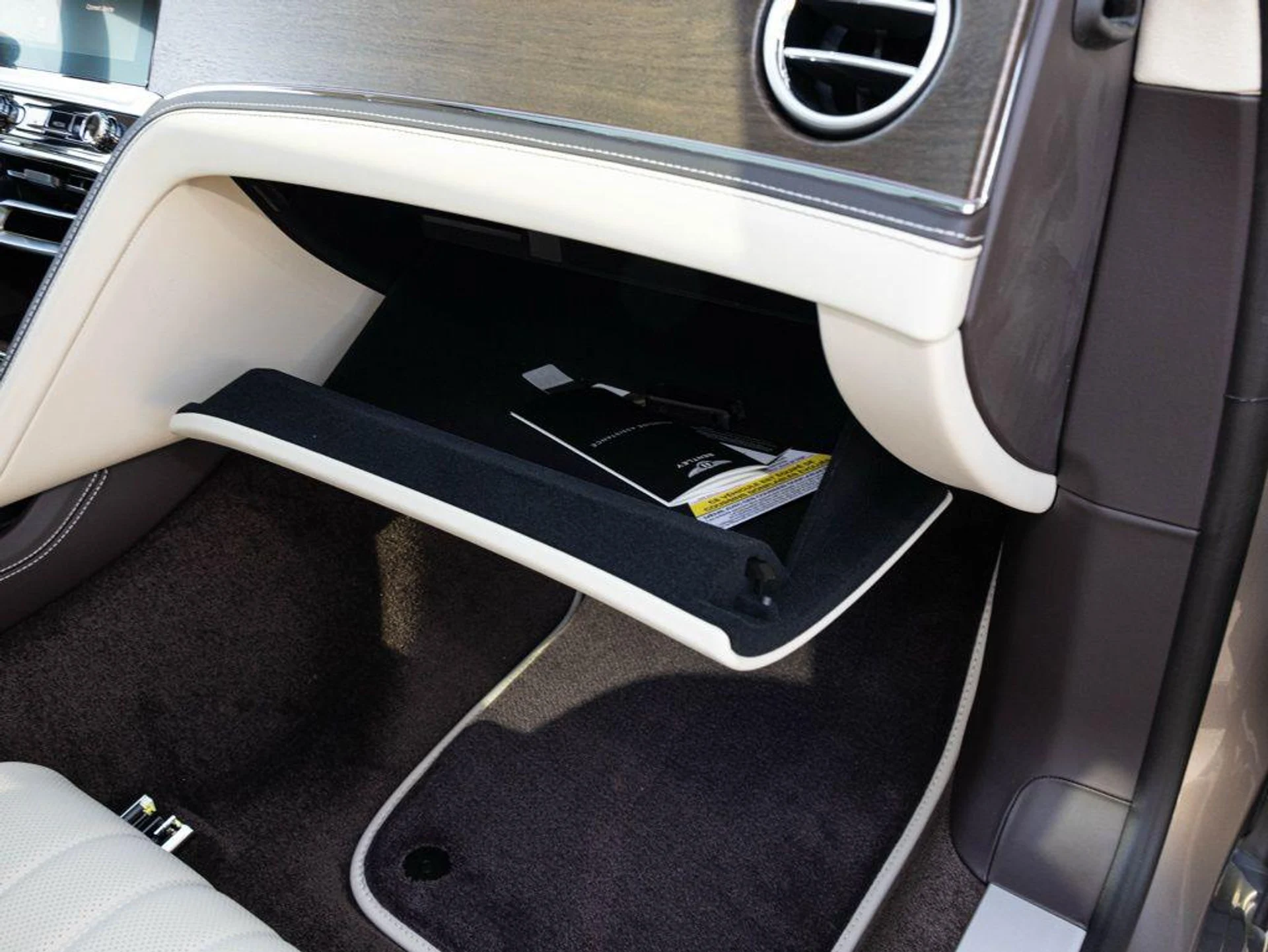 mph075_2495431240_514426019_69ea40f0a250cd82d00a246b_11514deaac