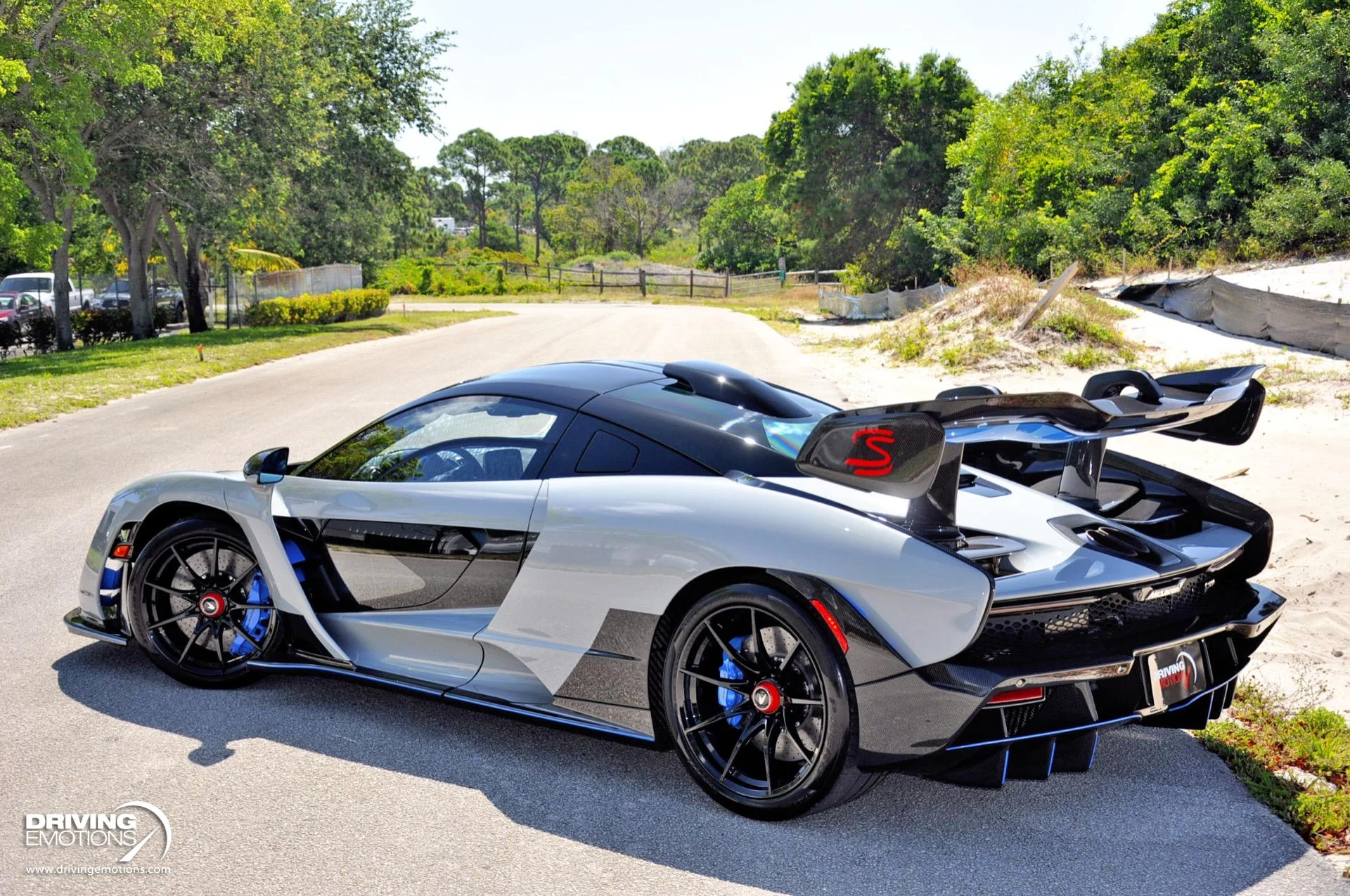 mph075_2554246248_683_p76_l_409e4bf58c