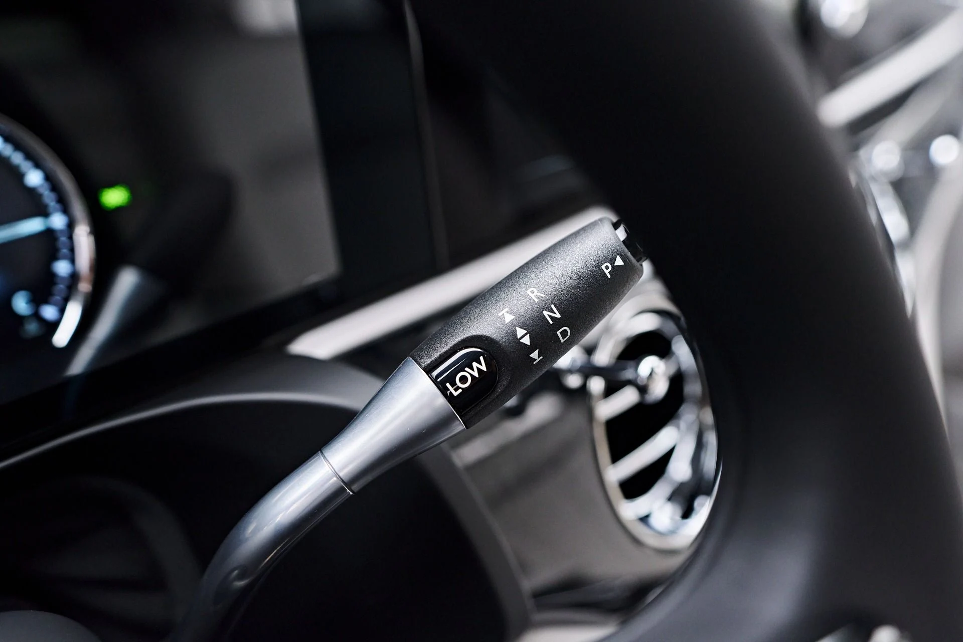 mph075_2726766652_Used_2024_Rolls_Royce_Ghost_Base_1752169894_bd020266bd