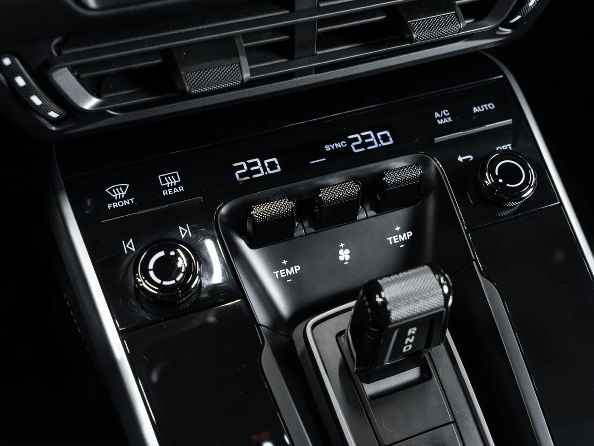 mph075_2732561824_porsche_911_2022_2b6d6463c1