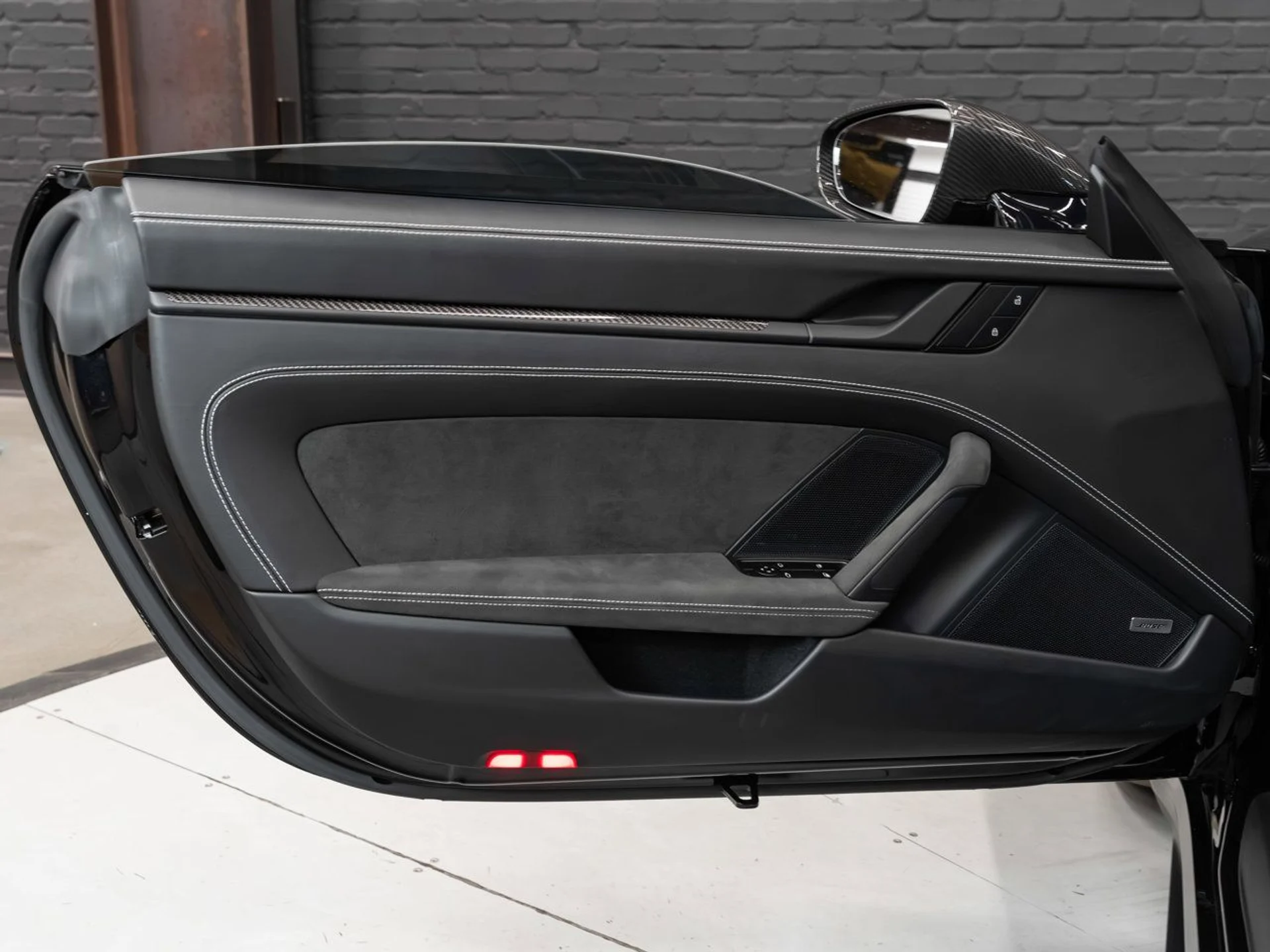 mph075_2871599131_porsche_911_2022_5daa3ef183