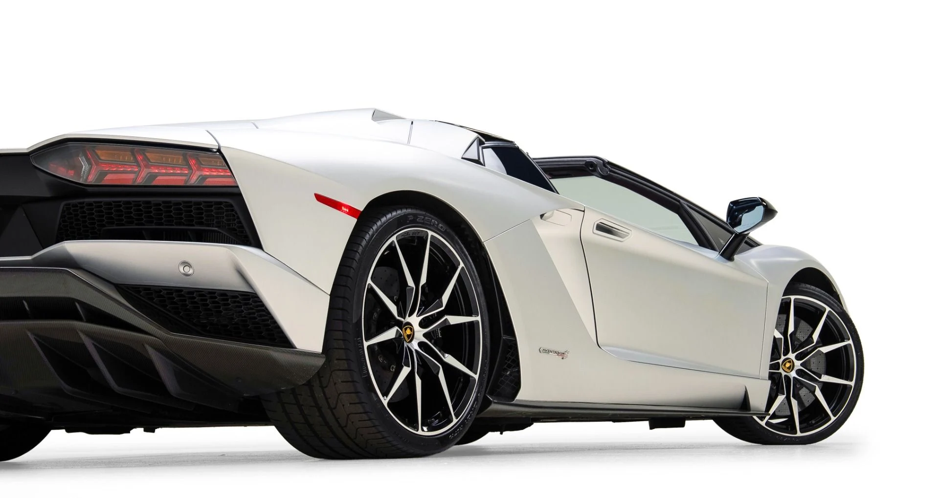 mph075_2910989912_Used_2018_Lamborghini_Aventador_Roadster_LP_740_4_S_1779296863_d580bdbe2b