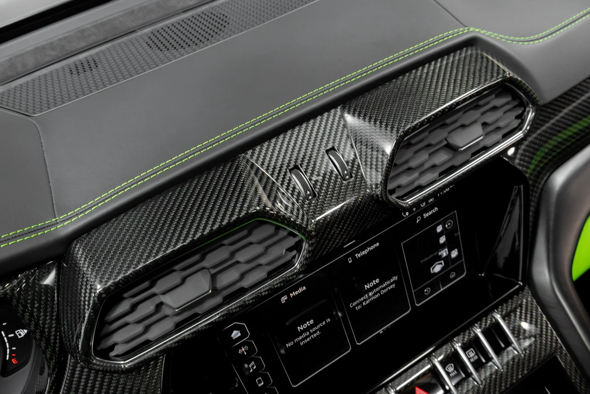 mph075_298652499_Used_2022_Lamborghini_Urus_1771543126_8cda76e4bd