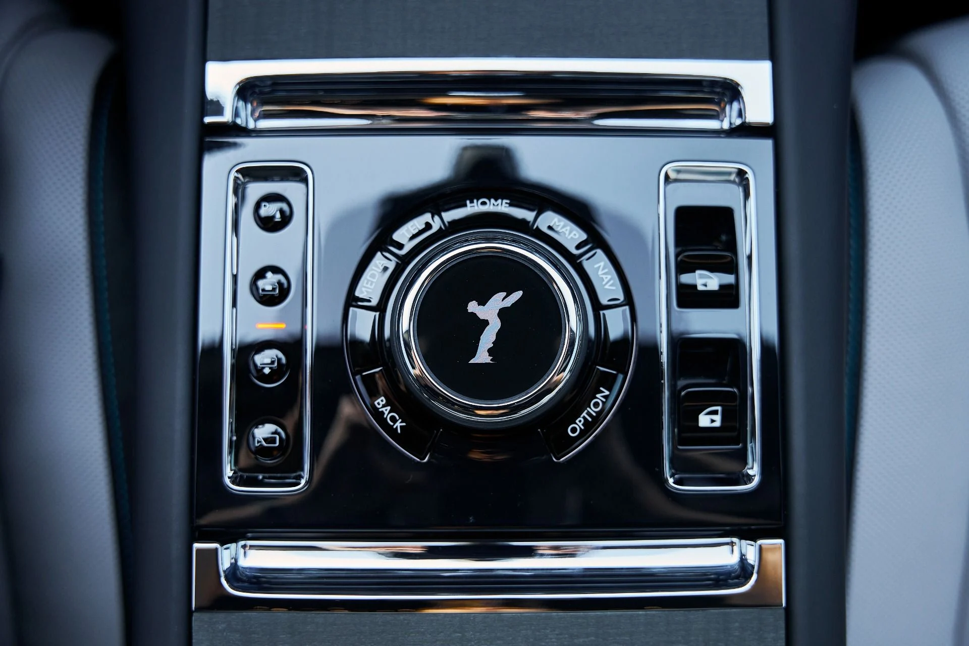 mph075_3061883980_Used_2025_Rolls_Royce_Ghost_Base_1770172799_d2c29d1d6f