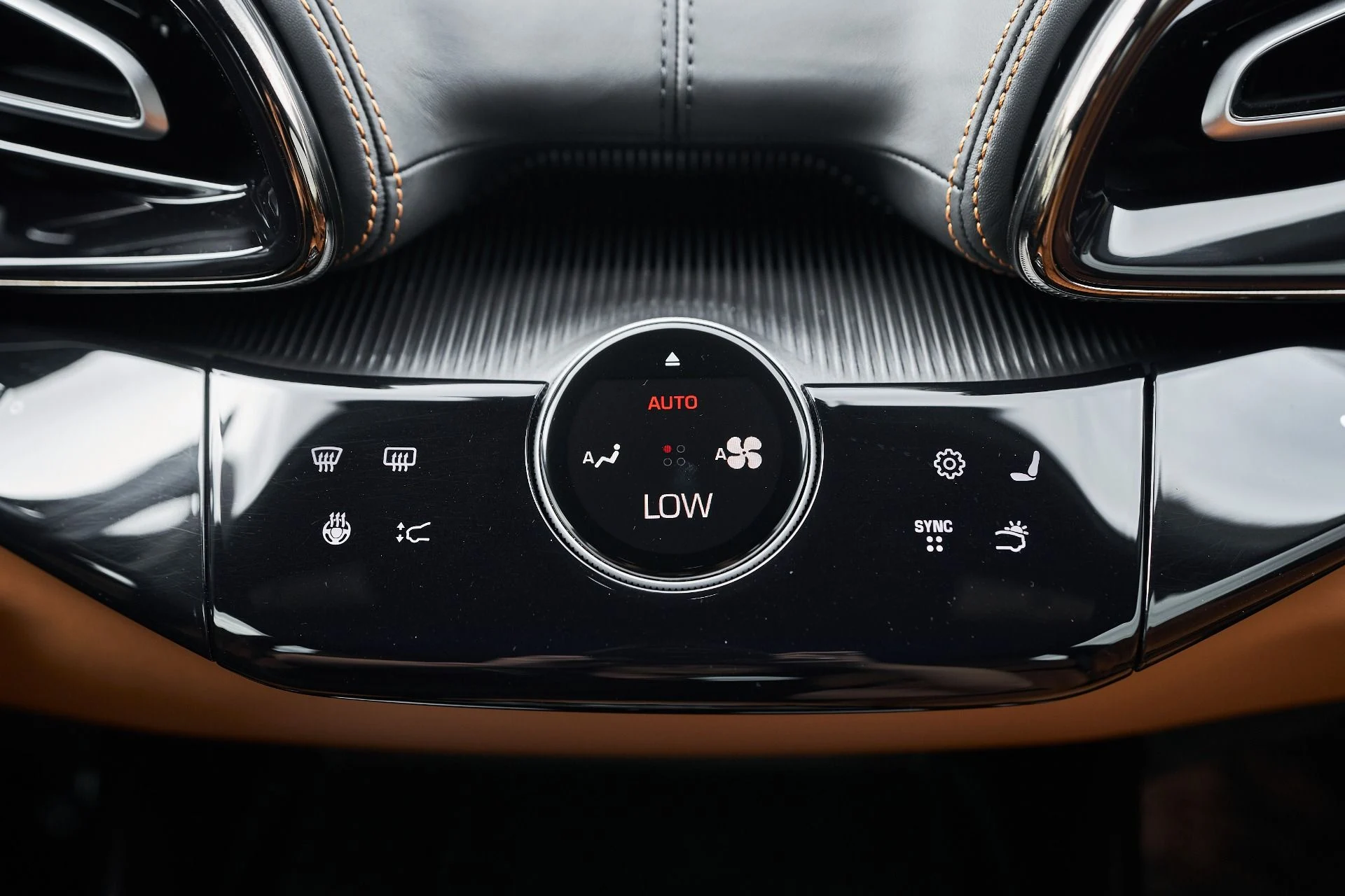 mph075_3073126013_Used_2025_Ferrari_Purosangue_1762993306_0c9db35ec1