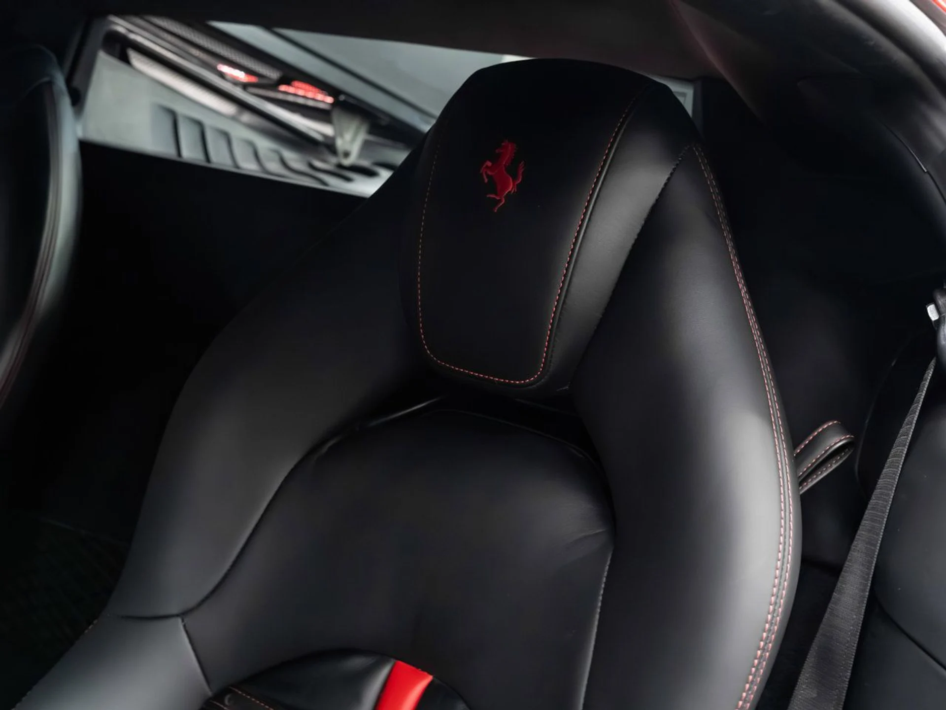 mph075_3091625139_ferrari_488_gtb_2017_2e3f37425e