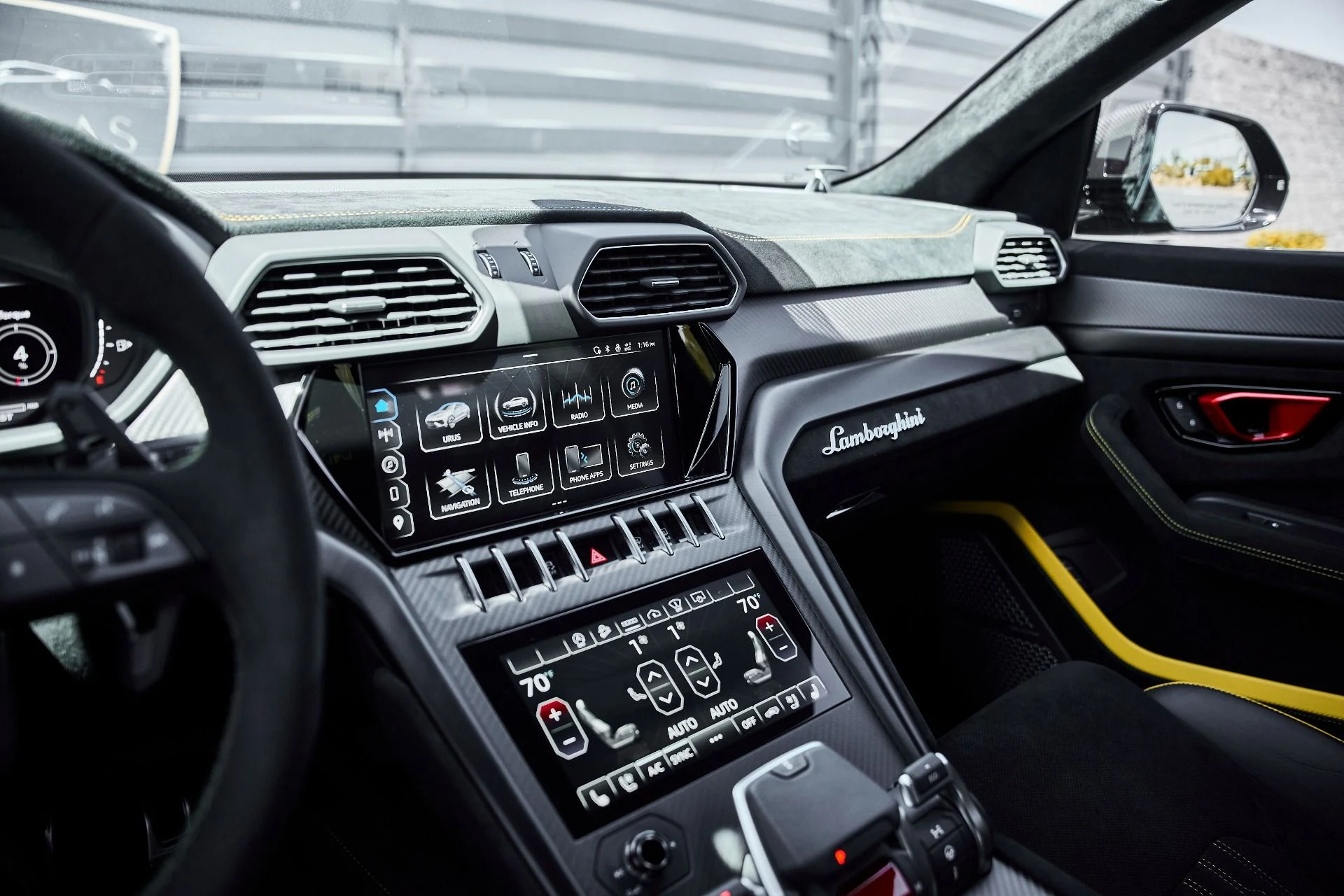mph075_3112945957_Used_2024_Lamborghini_Urus_Performante_1778117085_451c7885f8