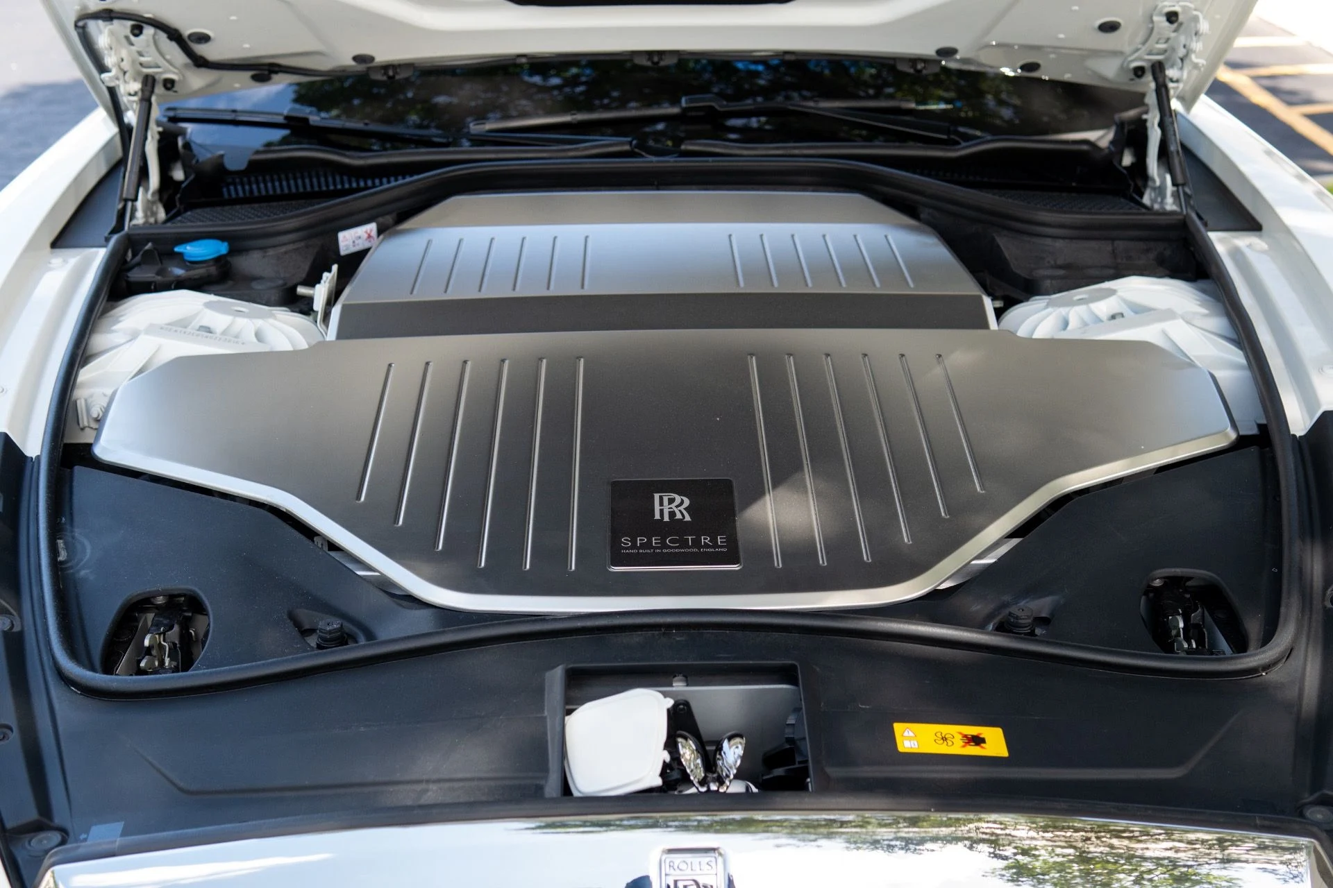 mph075_3205607353_Used_2024_Rolls_Royce_Spectre_1775023108_837ab9789d