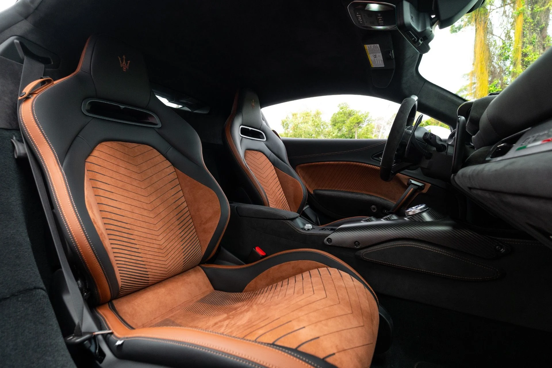 mph075_3278486542_Used_2022_Maserati_MC_20_1777083905_dd1aa366a6