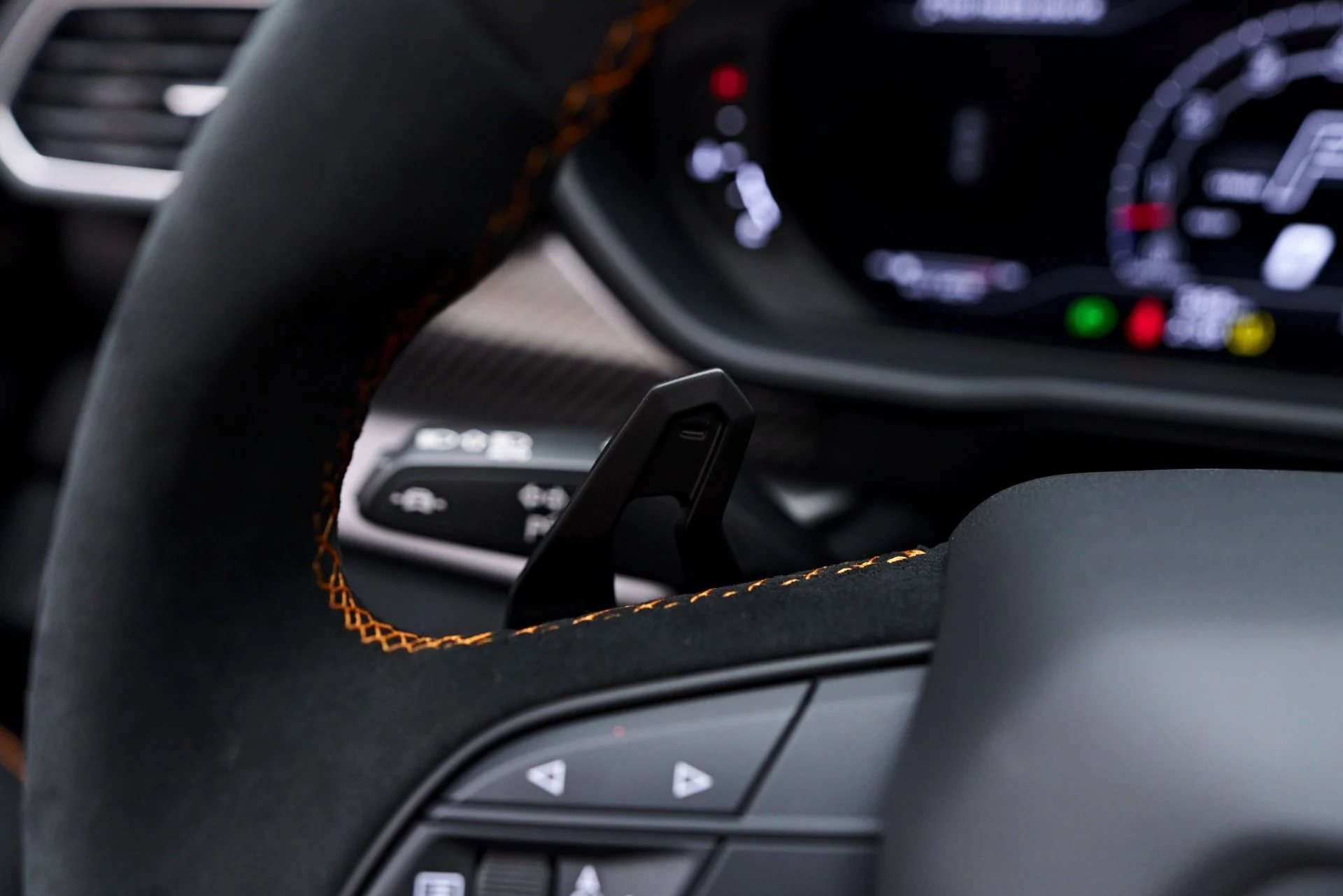 mph075_3367908087_Used_2023_Lamborghini_Urus_Performante_1758074145_815419d234