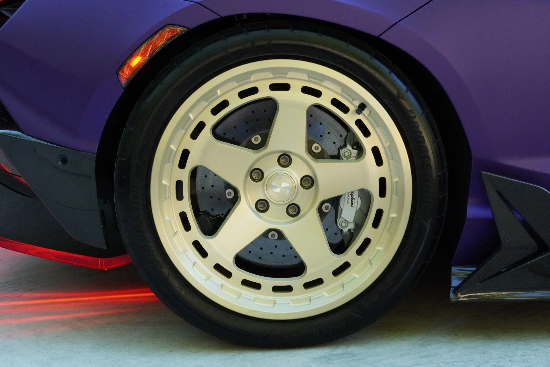 mph075_3421186869_Used_2024_Lamborghini_Revuelto_1781191894_9d11868c16