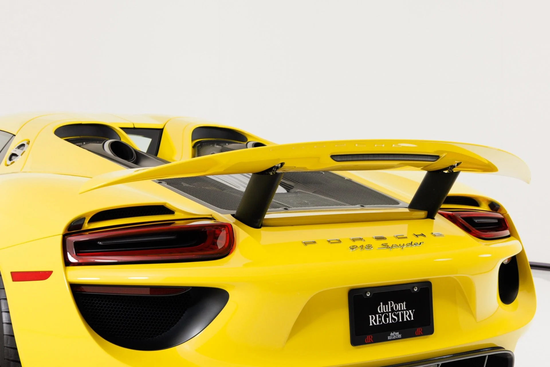 mph075_3424000441_Used_2015_Porsche_918_Spyder_1789427649_b8c3134cb7