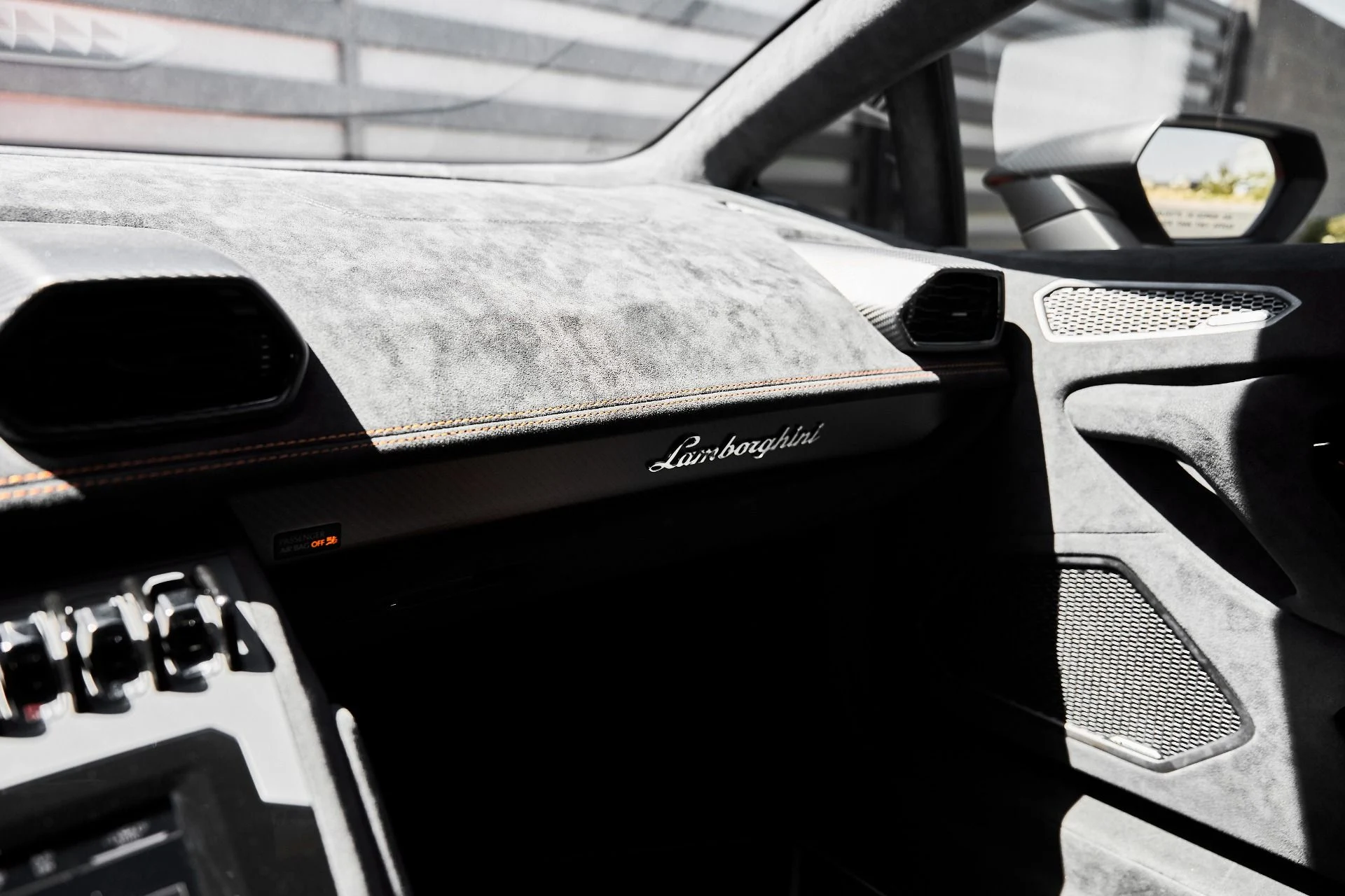 mph075_3426846255_Used_2023_Lamborghini_Huracan_Sterrato_Base_1776823516_4a3a164dc3