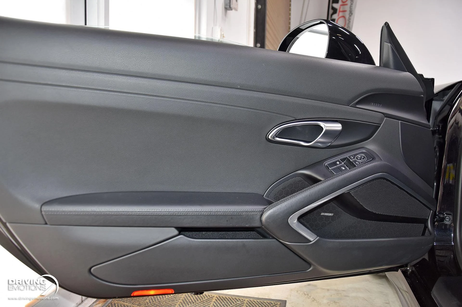 mph075_3489972684_868_p76_l_6de8be7f25