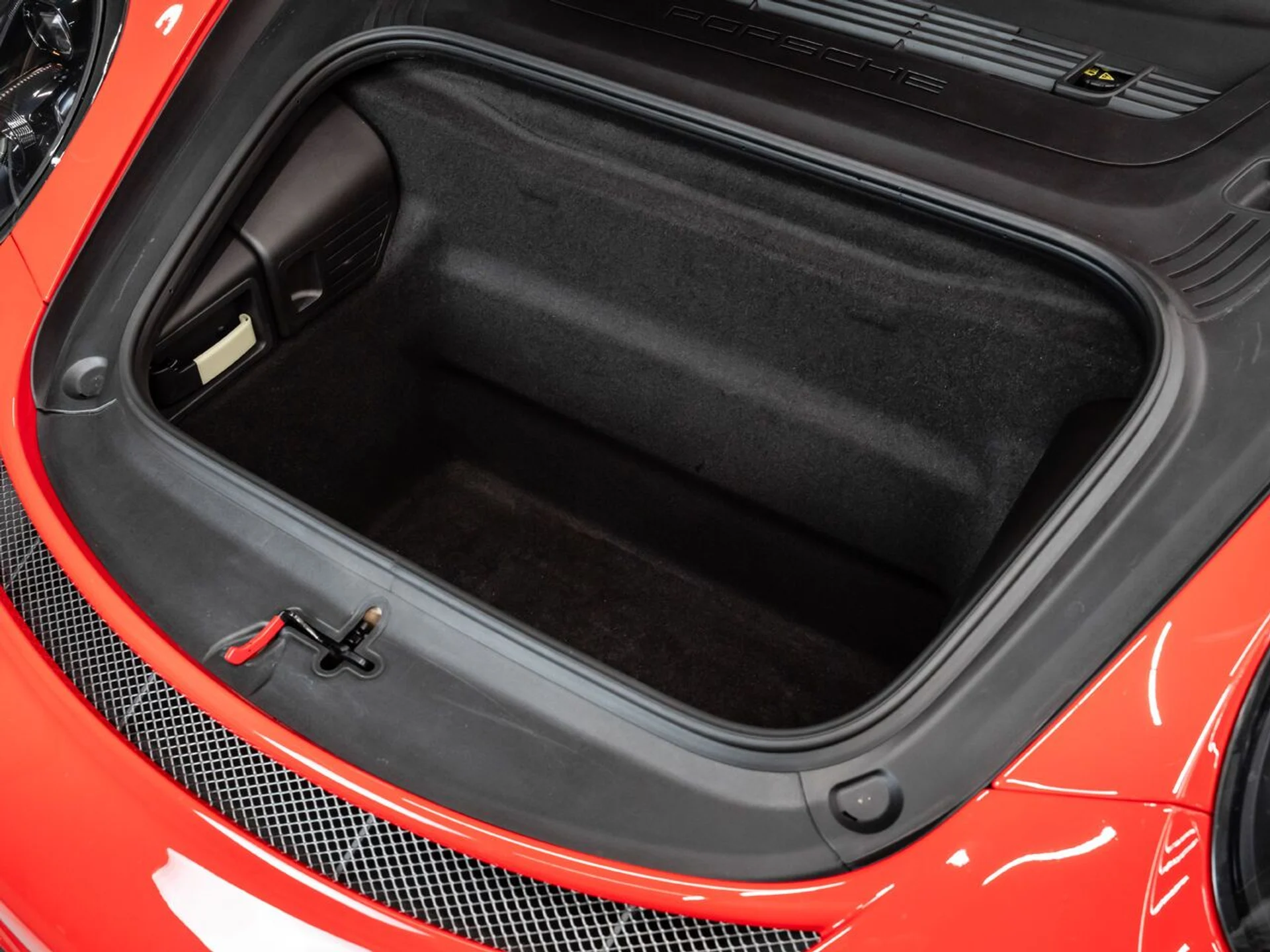 mph075_3490591441_porsche_911_2018_8256c98fa3