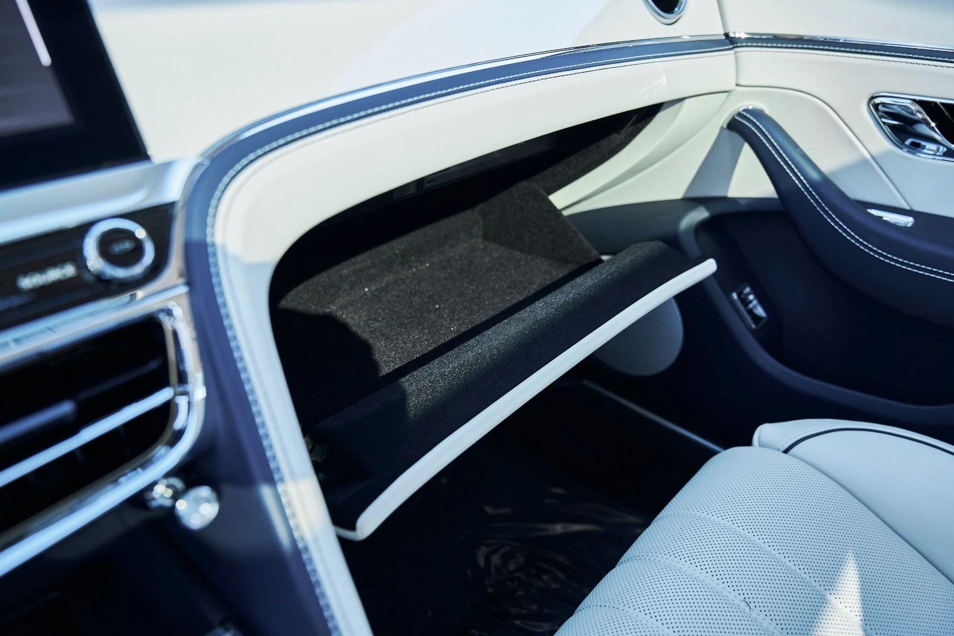 mph075_3513271528_Used_2024_Bentley_Flying_Spur_Mulliner_V8_1773796325_cf8d2f5b3f