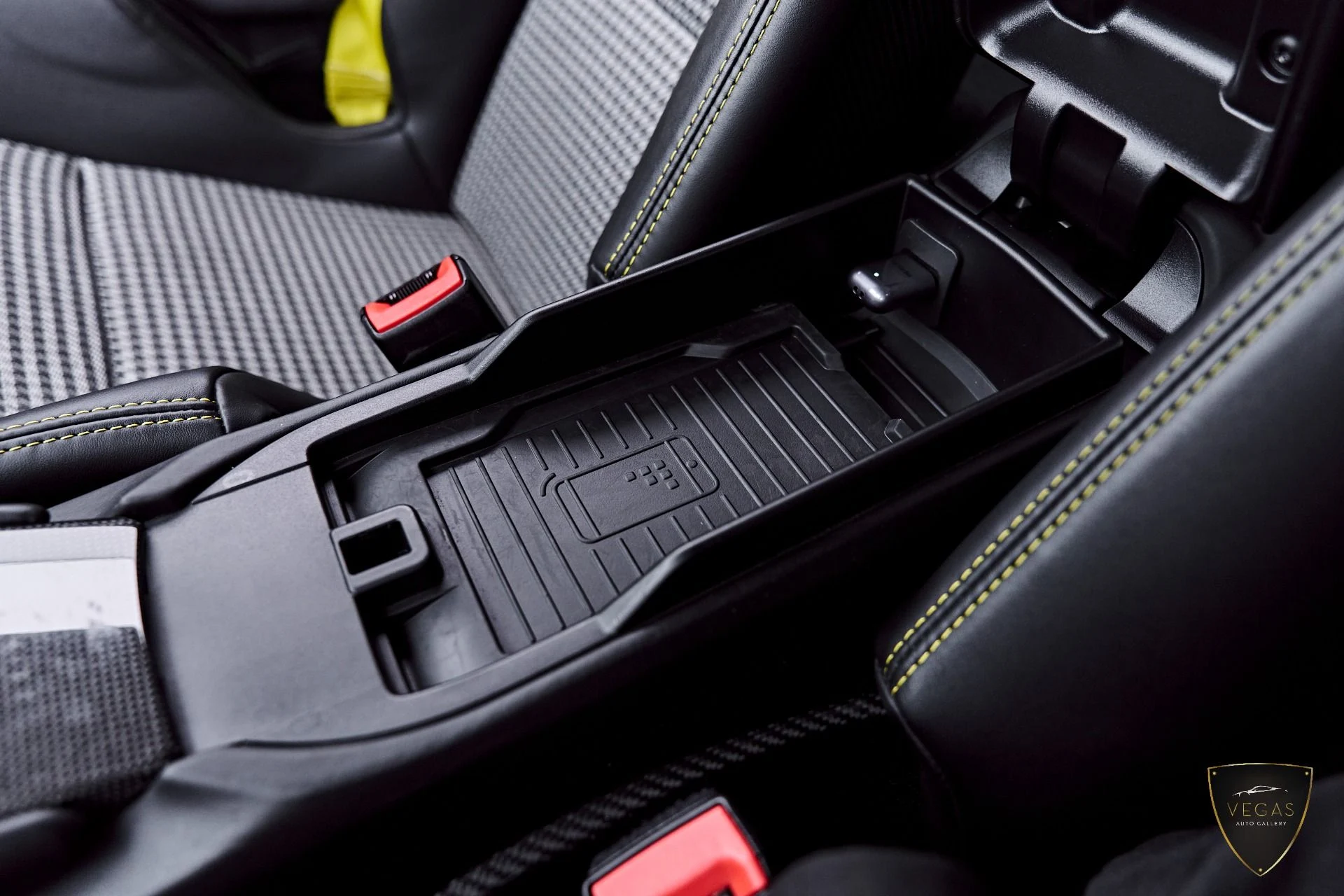 mph075_3556421467_Used_2019_Porsche_911_GT_3_RS_1783382409_548e7ff45d