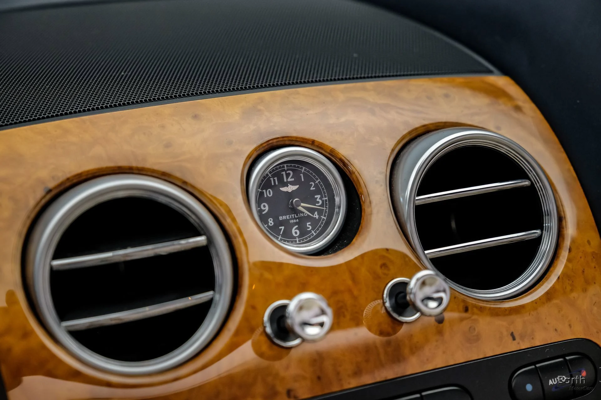 mph075_3557066844_bf5a98c228b4277babb15b9bdd7a3850x_0952470a5c