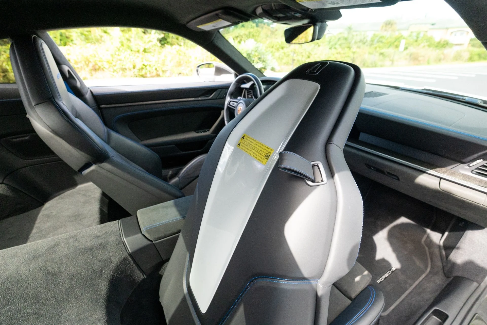 mph075_3561192307_Used_2022_Porsche_911_GT_3_1769096243_0a8444d50e