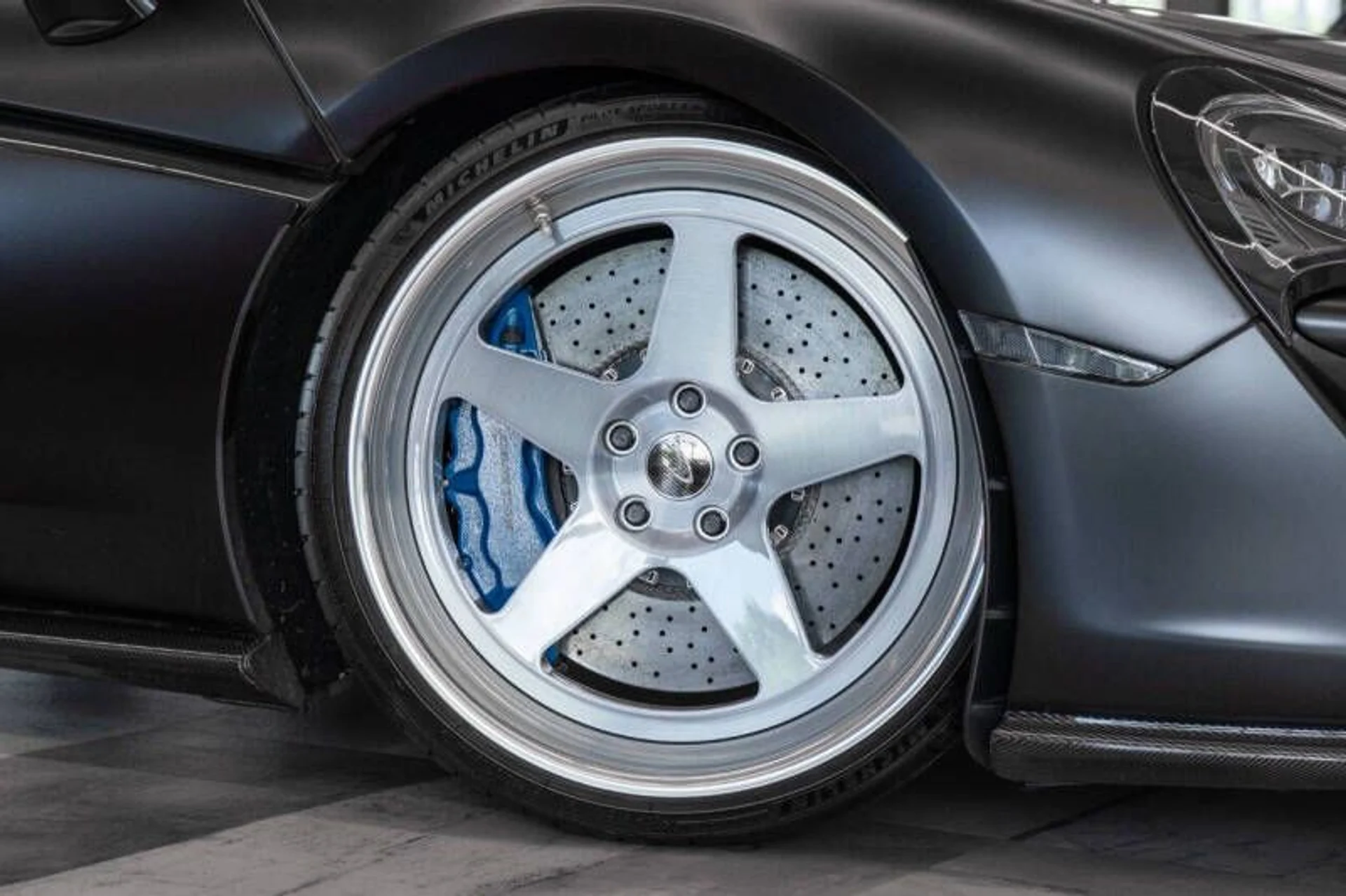 mph075_3636957948_2017_mclaren_570gt_base_2dr_coupe_810005f449