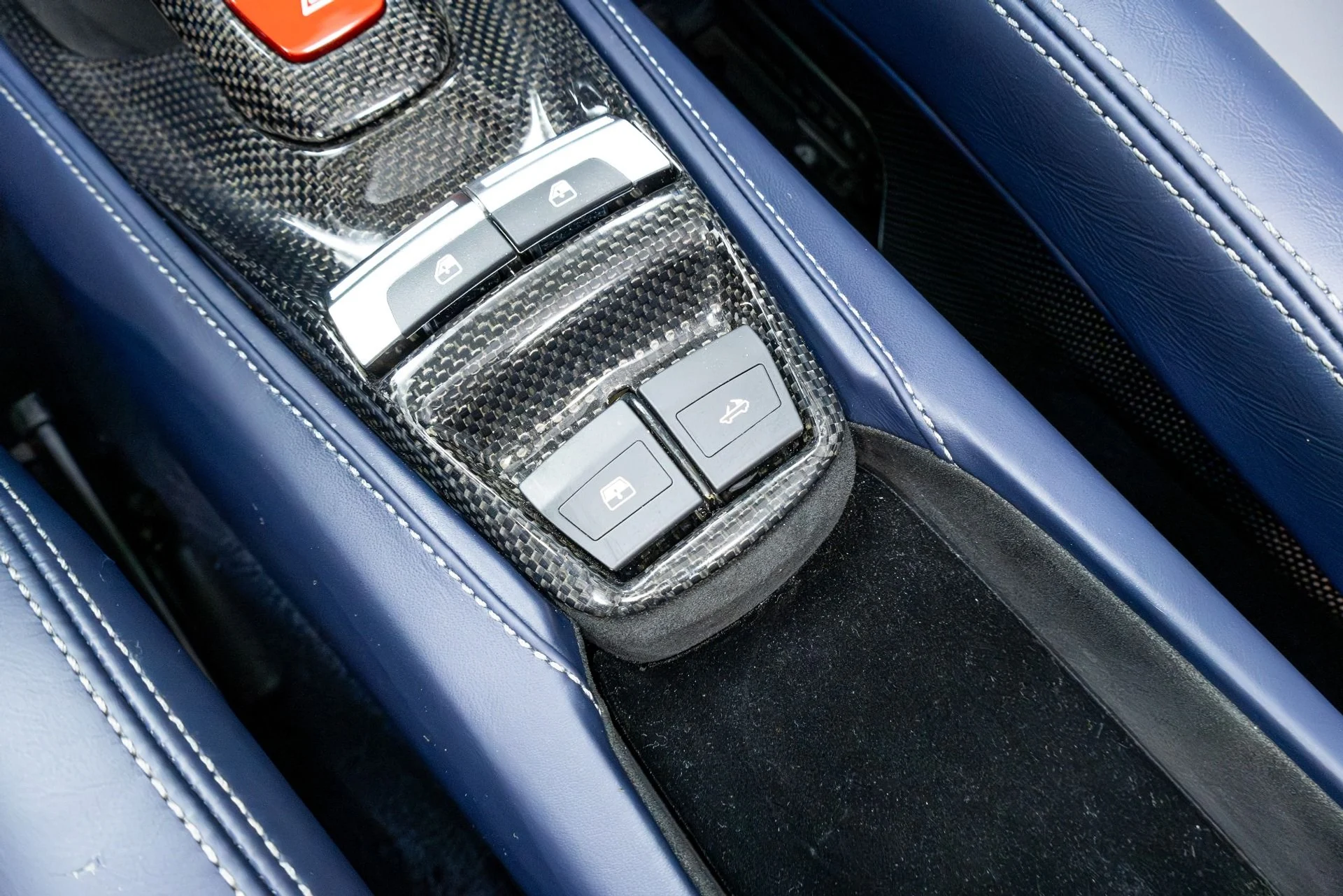 mph075_3641871861_Used_2018_Ferrari_488_Spider_1774434782_b1ce6a966d