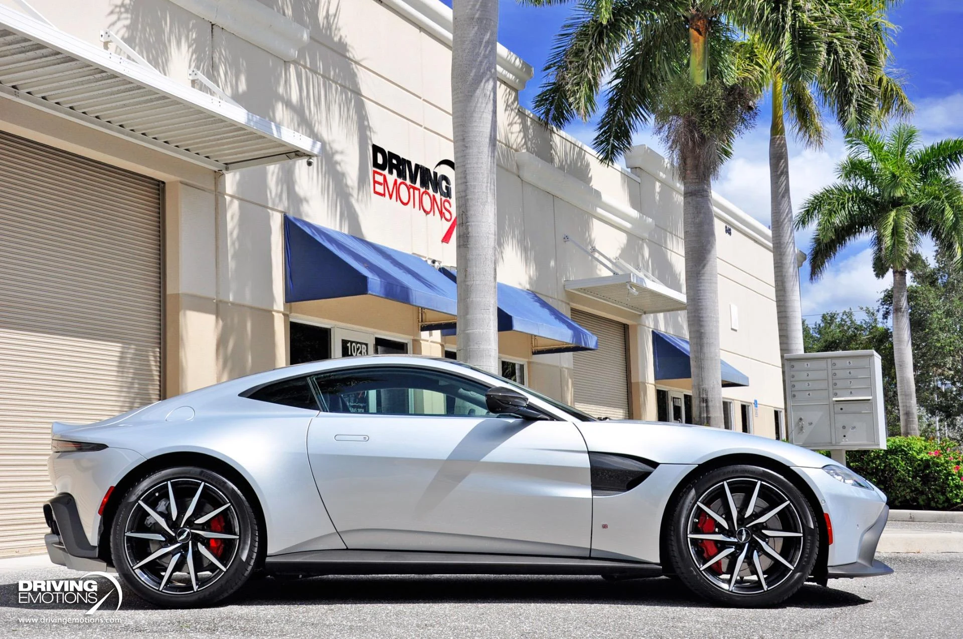 mph075_3642096351_880_p76_l_bf79f68096